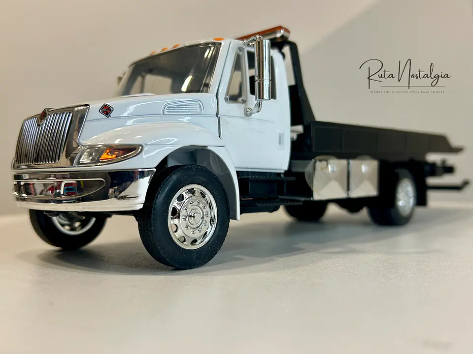 Grúa Jada Toys International DuraStar 4400 Flat Bed 1:24 4