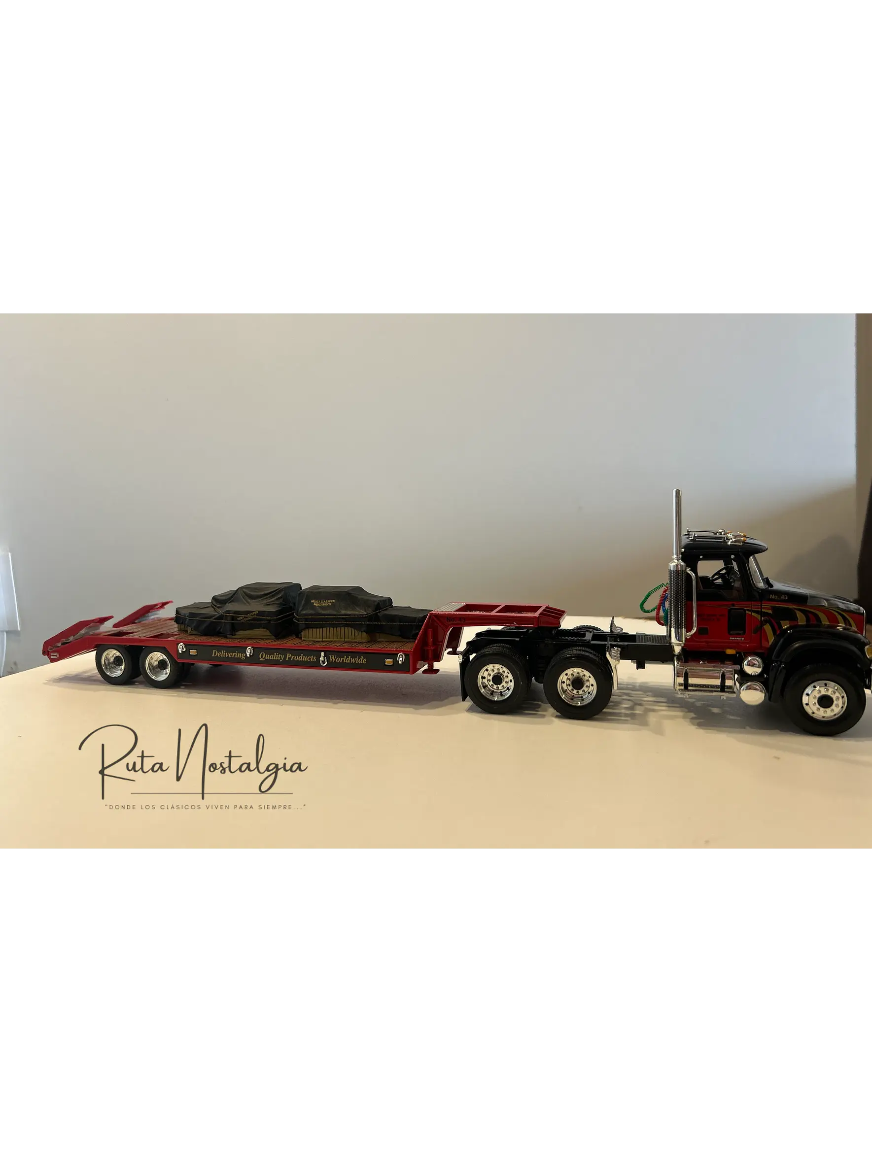 Mack Granite con Rampla Lowboy First Gear 1:34 – Camión americano de carga pesada para coleccionistas y camioneros 9