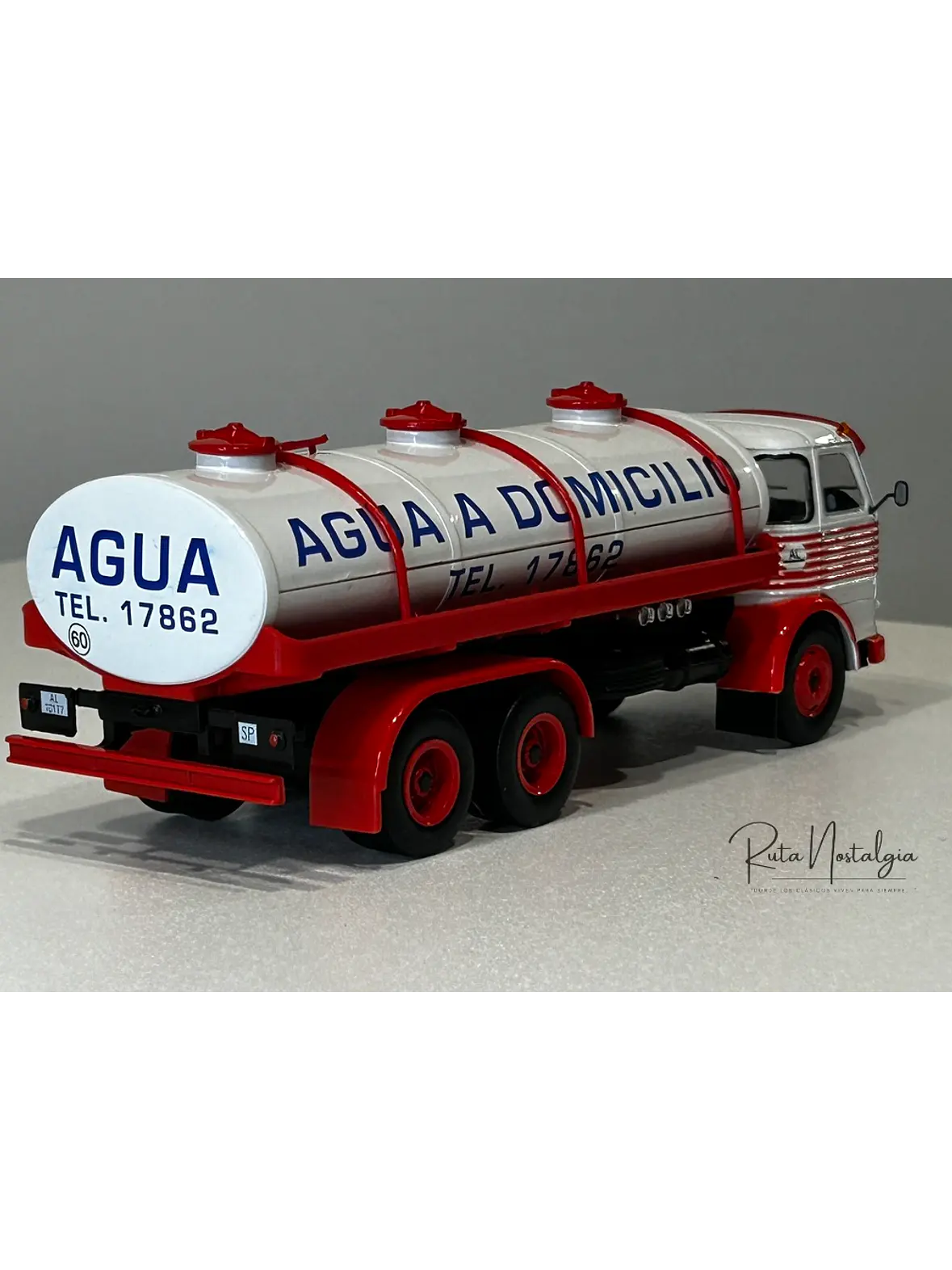 Camión Pegaso Comet 1065 “Agua a Domicilio” 1967 – Altaya/IXO escala 1:43 – Historia en Chile 6