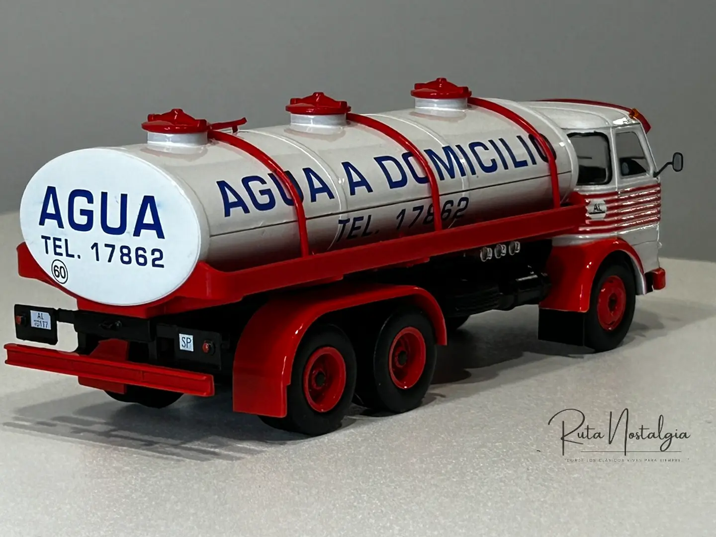 Camión Pegaso Comet 1065 “Agua a Domicilio” | Salvat 1:43 6