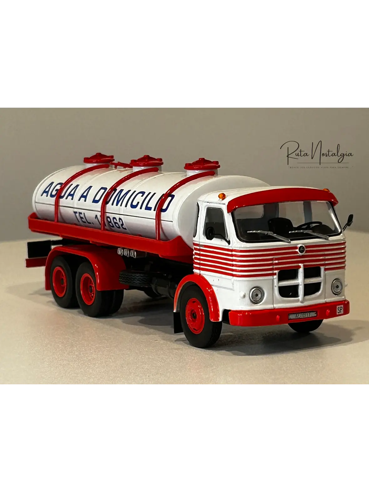 Camión Pegaso Comet 1065 “Agua a Domicilio” 1967 – Altaya/IXO escala 1:43 – Historia en Chile 4