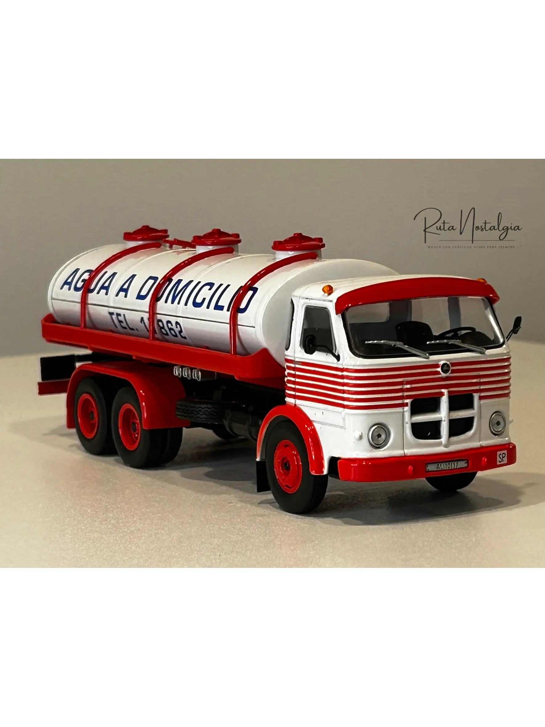 Camión Pegaso Comet 1065 “Agua a Domicilio” 1967 – Altaya/IXO escala 1:43 – Historia en Chile 4