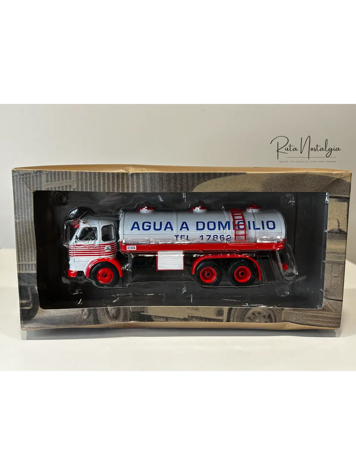Camión Pegaso Comet 1065 “Agua a Domicilio” 1967 – Altaya/IXO escala 1:43 – Historia en Chile 9