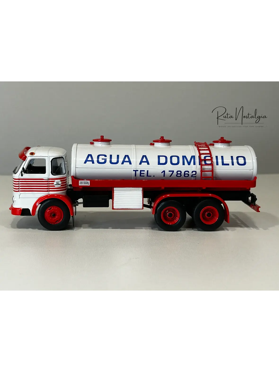 Camión Pegaso Comet 1065 “Agua a Domicilio” 1967 – Altaya/IXO escala 1:43 – Historia en Chile 8
