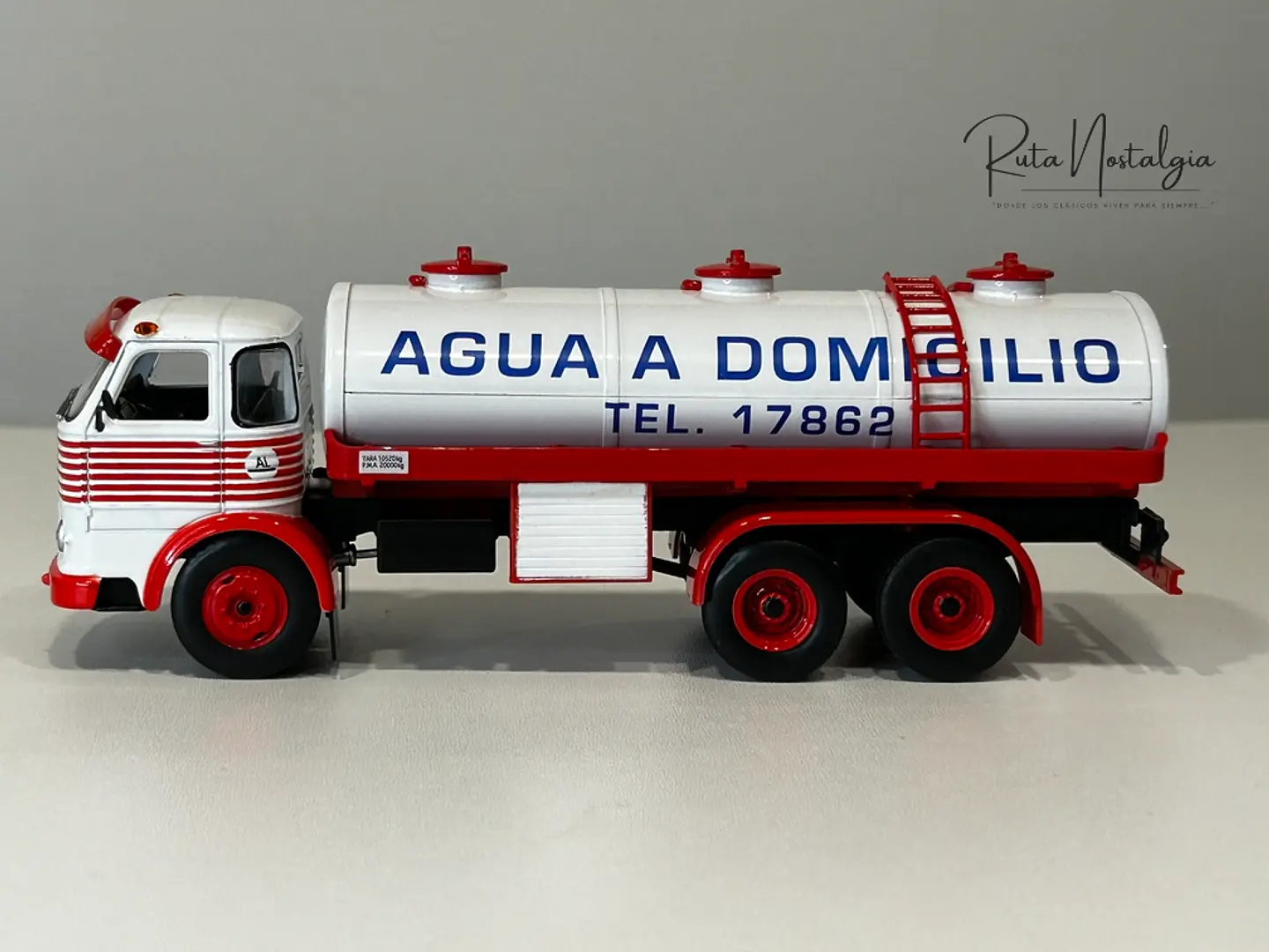 Camión Pegaso Comet 1065 “Agua a Domicilio” | Salvat 1:43 8