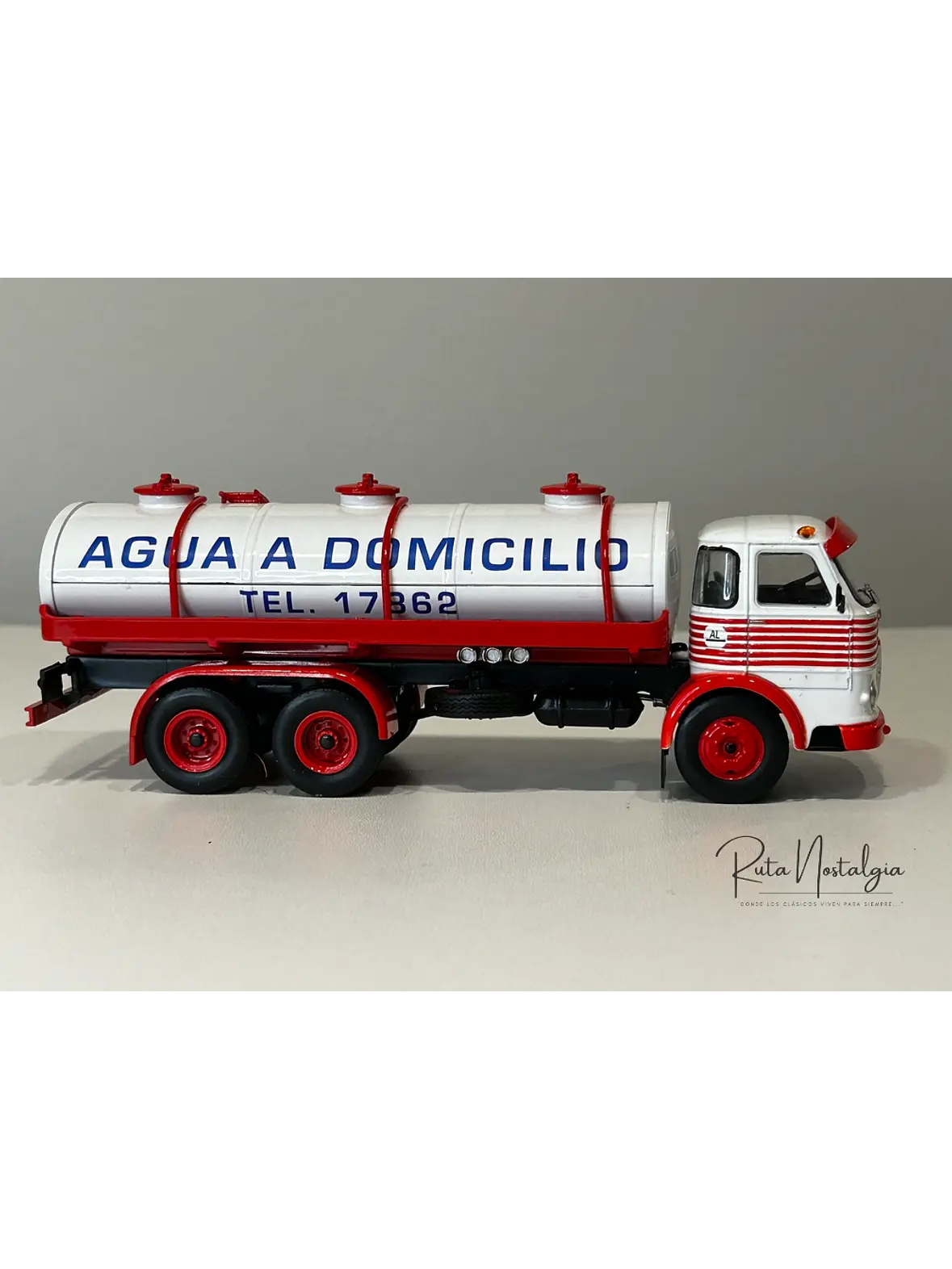 Camión Pegaso Comet 1065 “Agua a Domicilio” 1967 – Altaya/IXO escala 1:43 – Historia en Chile 5