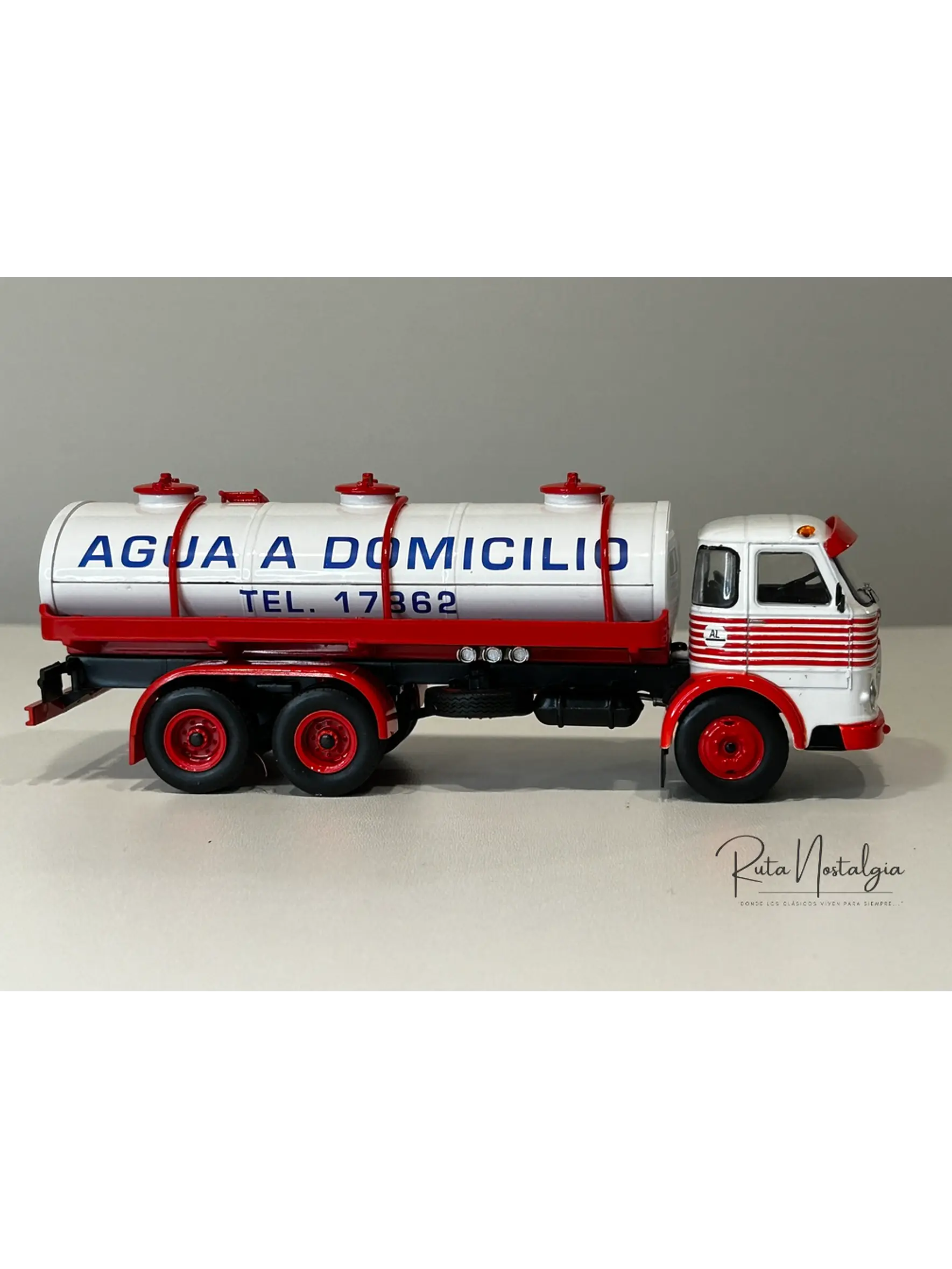 Camión Pegaso Comet 1065 “Agua a Domicilio” 1967 – Altaya/IXO escala 1:43 – Historia en Chile 5