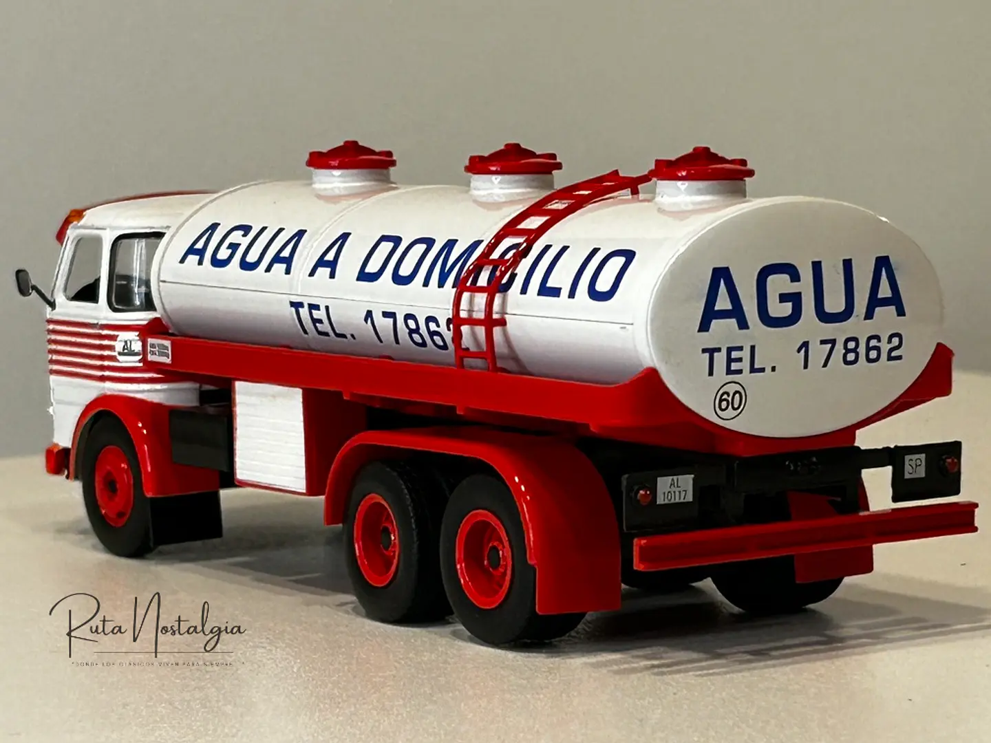 Camión Pegaso Comet 1065 “Agua a Domicilio” | Salvat 1:43 7