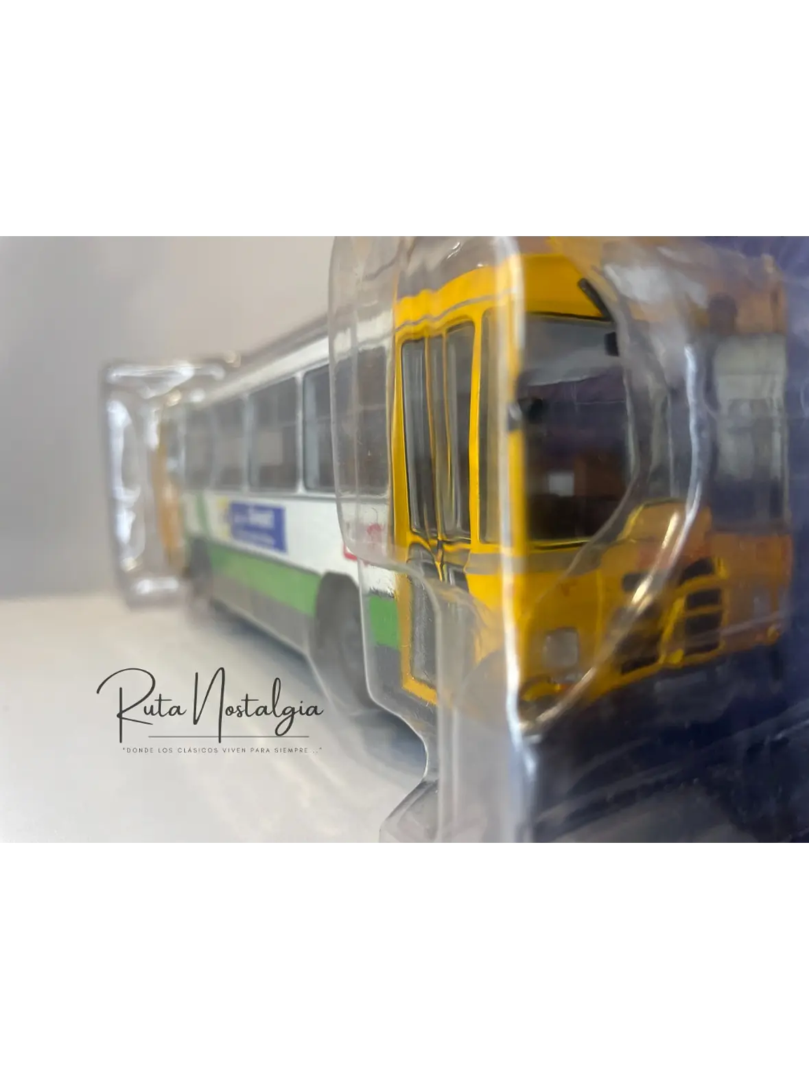 Pegaso 5062A – Autobús Urbano 1976 | Salvat 1:43 – Colección Pegaso España 9