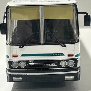 Bus Ikarus 250.59 Premium ClassiXXs 1:43 blanco/verde – Bus interurbano húngaro clásico de colección 