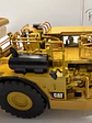 Camión Dumper Subterráneo CAT AD60 | Diecast Masters - Escala 1:50 – Equipo minería subterránea bajo perfil  - Miniatura 6