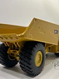 Camión Dumper Subterráneo CAT AD60 | Diecast Masters - Escala 1:50 – Equipo minería subterránea bajo perfil  - Miniatura 8