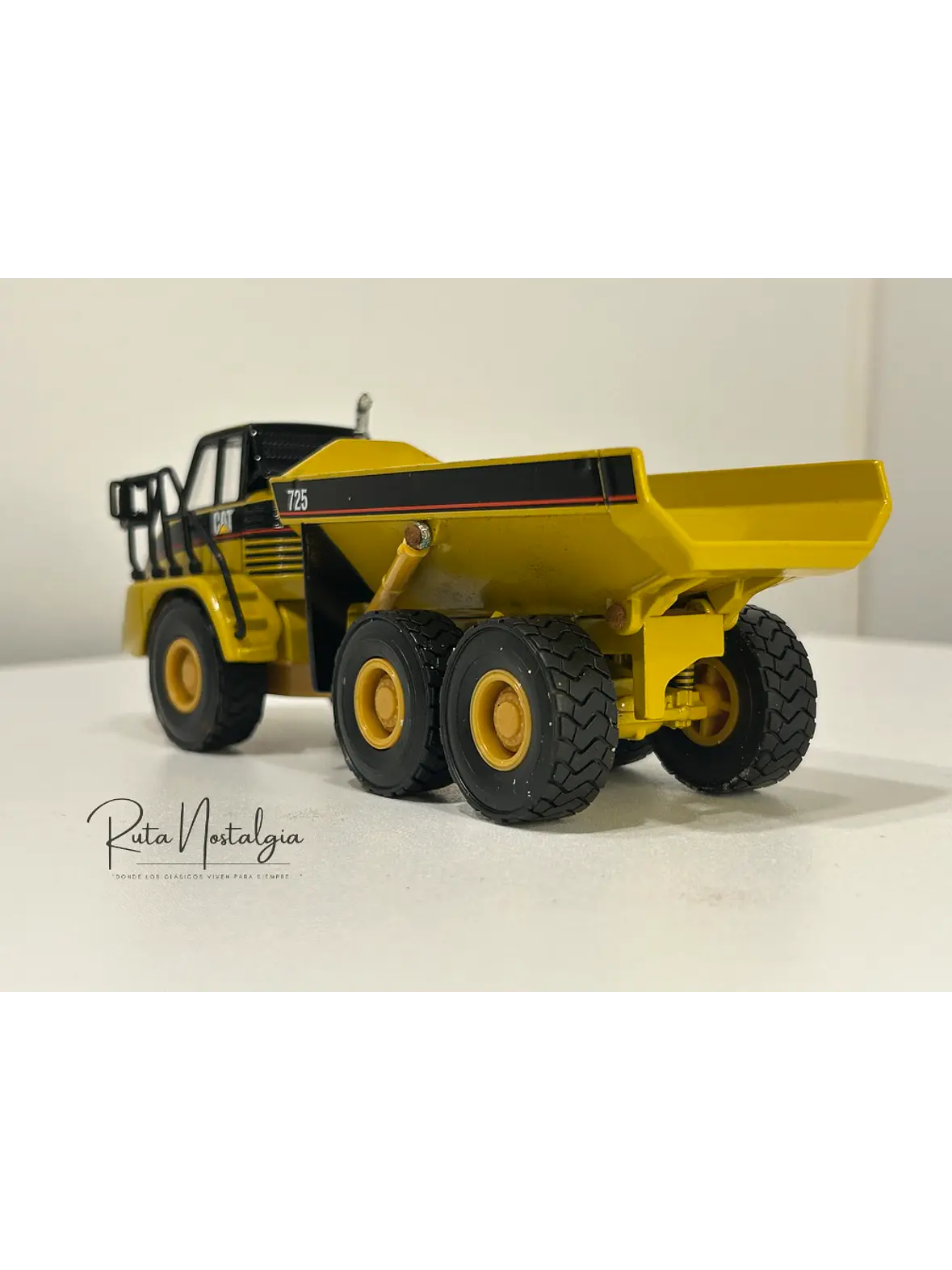 Camión Dumper Articulado CAT 725 – Norscot Escala 1:50 | Modelo a escala de maquinaria minera metálico 7