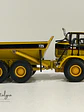 Camión Dumper Articulado CAT 725 – Norscot Escala 1:50 | Modelo a escala de maquinaria minera metálico - thumbnail 10