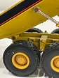 Camión Dumper Articulado CAT 725 – Norscot Escala 1:50 | Modelo a escala de maquinaria minera metálico - thumbnail 9