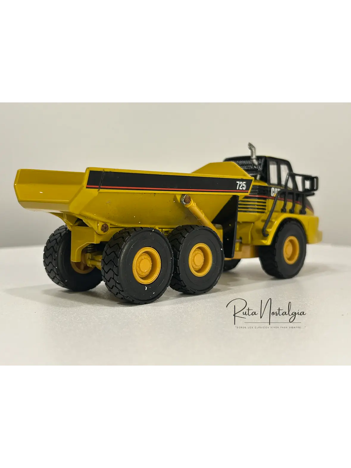 Camión Dumper Articulado CAT 725 – Norscot Escala 1:50 | Modelo a escala de maquinaria minera metálico 8