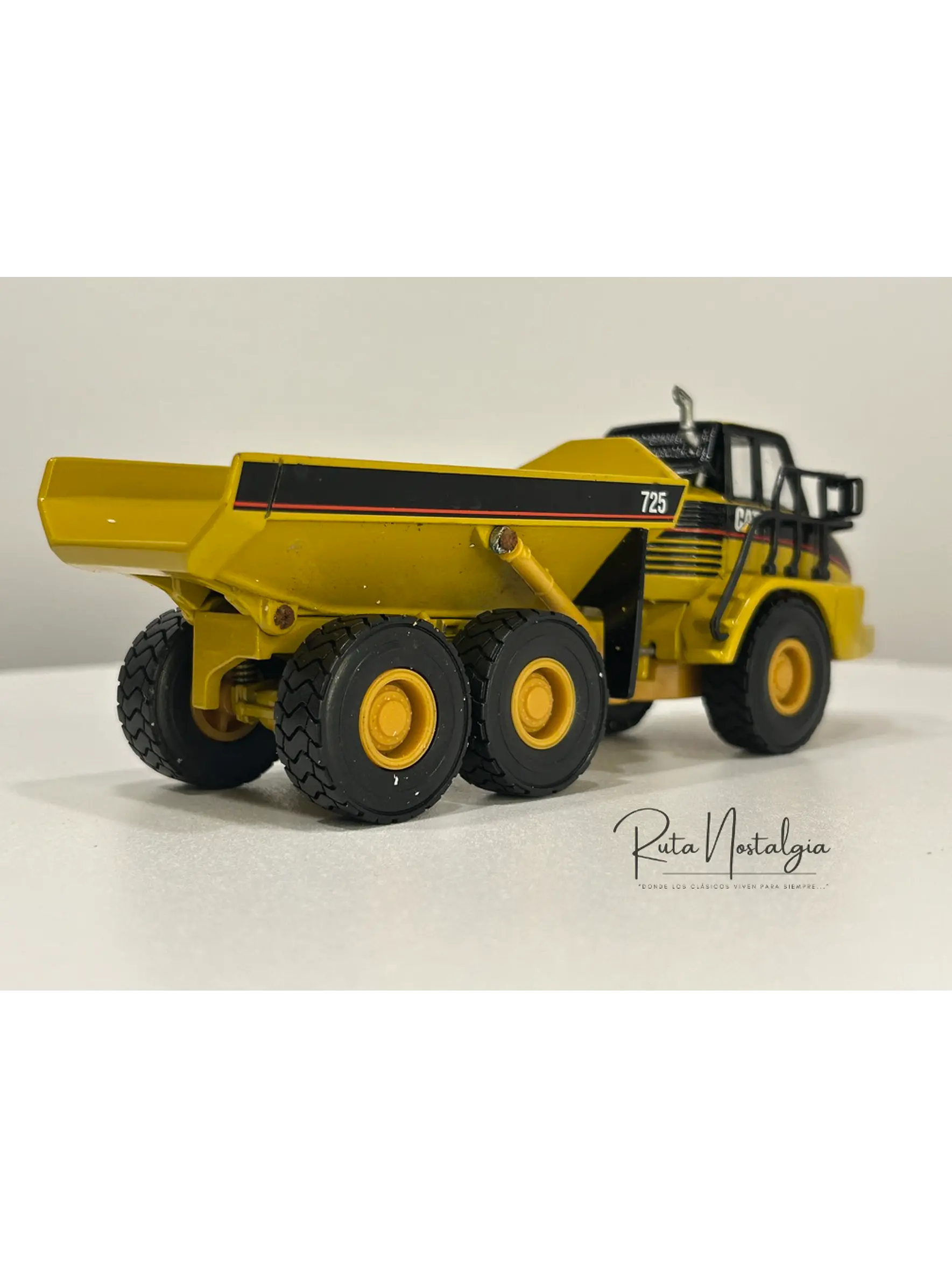 Camión Dumper Articulado CAT 725 – Norscot Escala 1:50 | Modelo a escala de maquinaria minera metálico 8