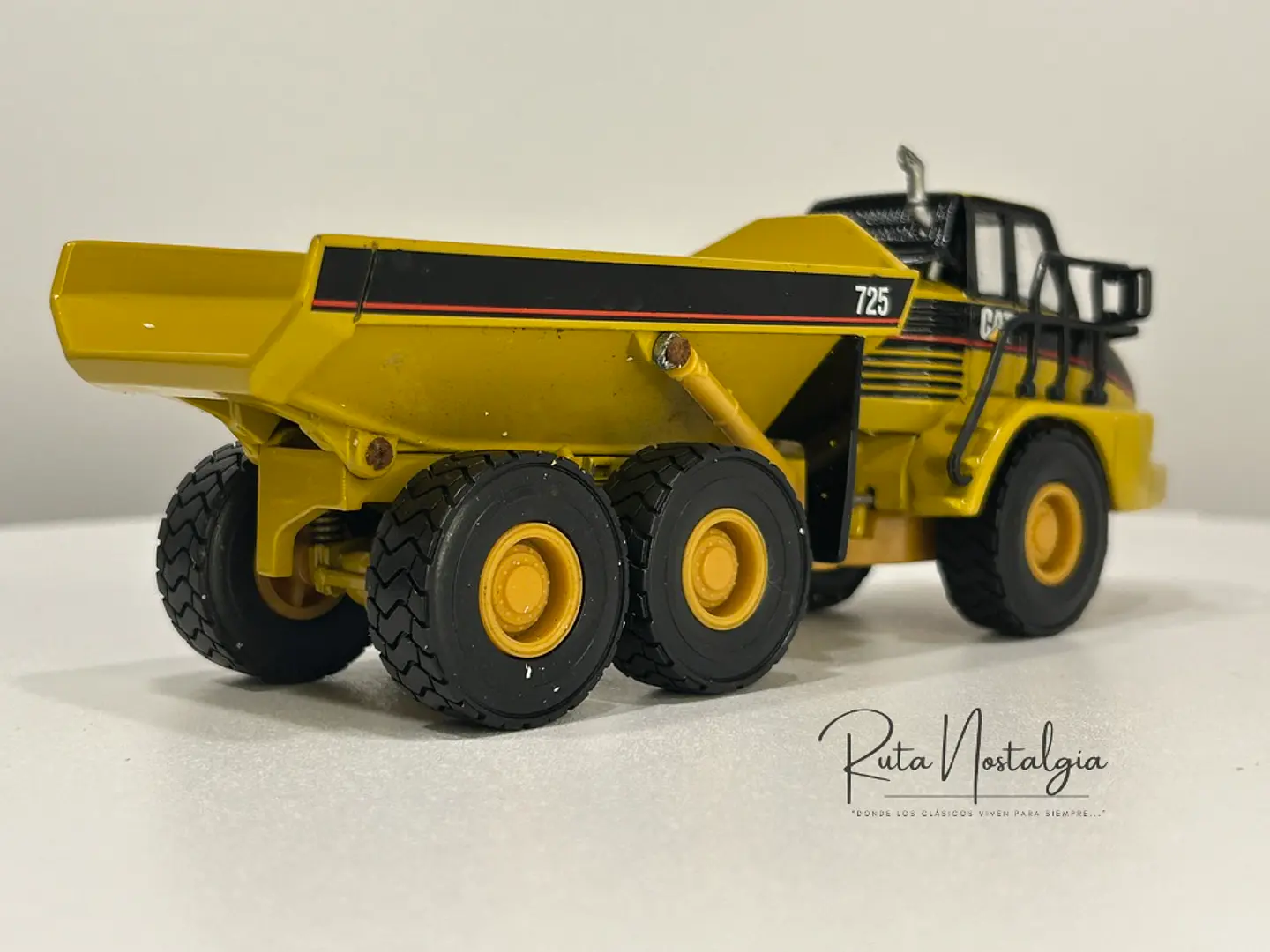 Equipo Minero Articulado CAT 725 | Norscot 1:50 8