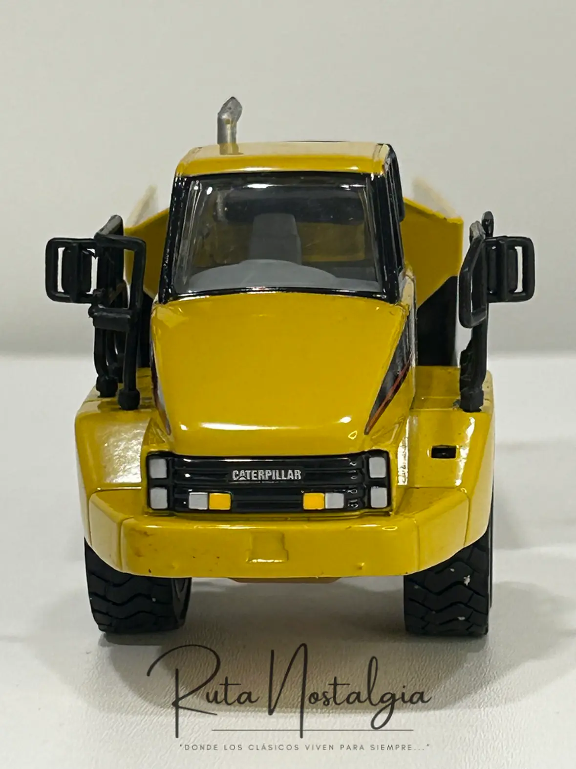 Camión Dumper Articulado CAT 725 – Norscot Escala 1:50 | Modelo a escala de maquinaria minera metálico 2