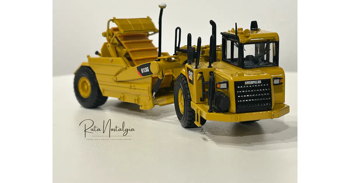 Motoniveladora autocargable CAT 623G Elevating Scraper 1:50