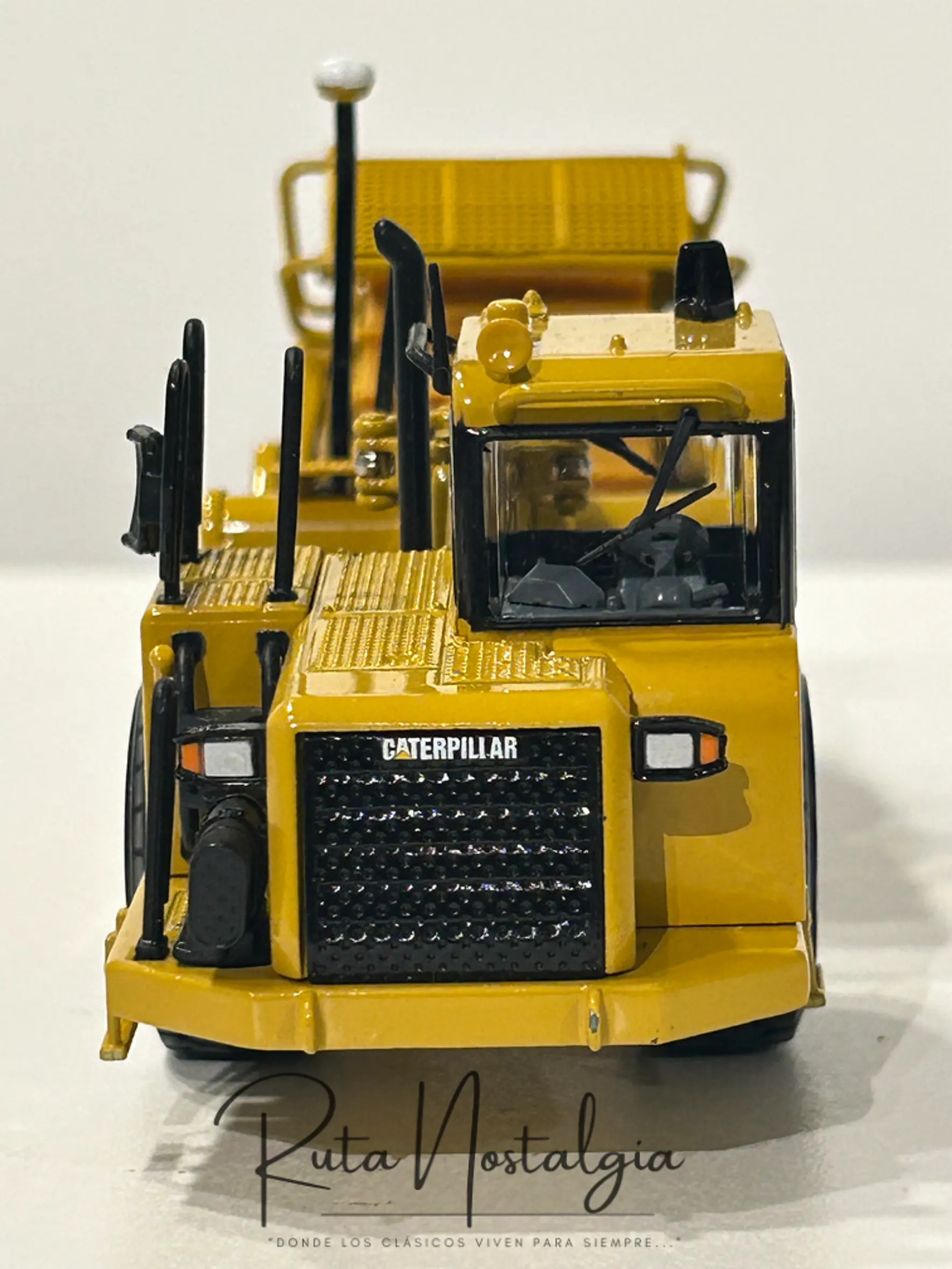Motoniveladora autocargable CAT 623G  