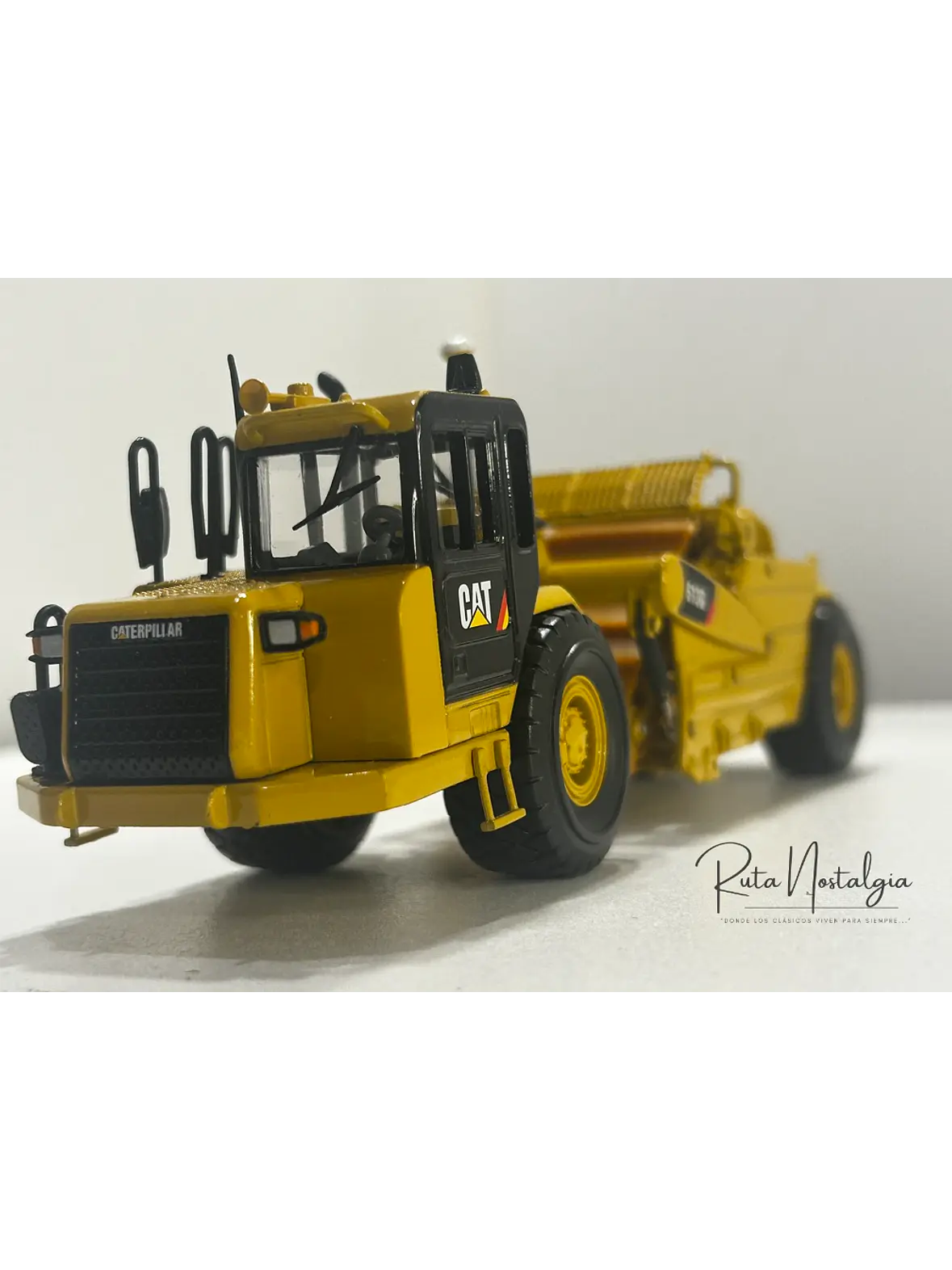 Motoniveladora autocargable CAT 623G  