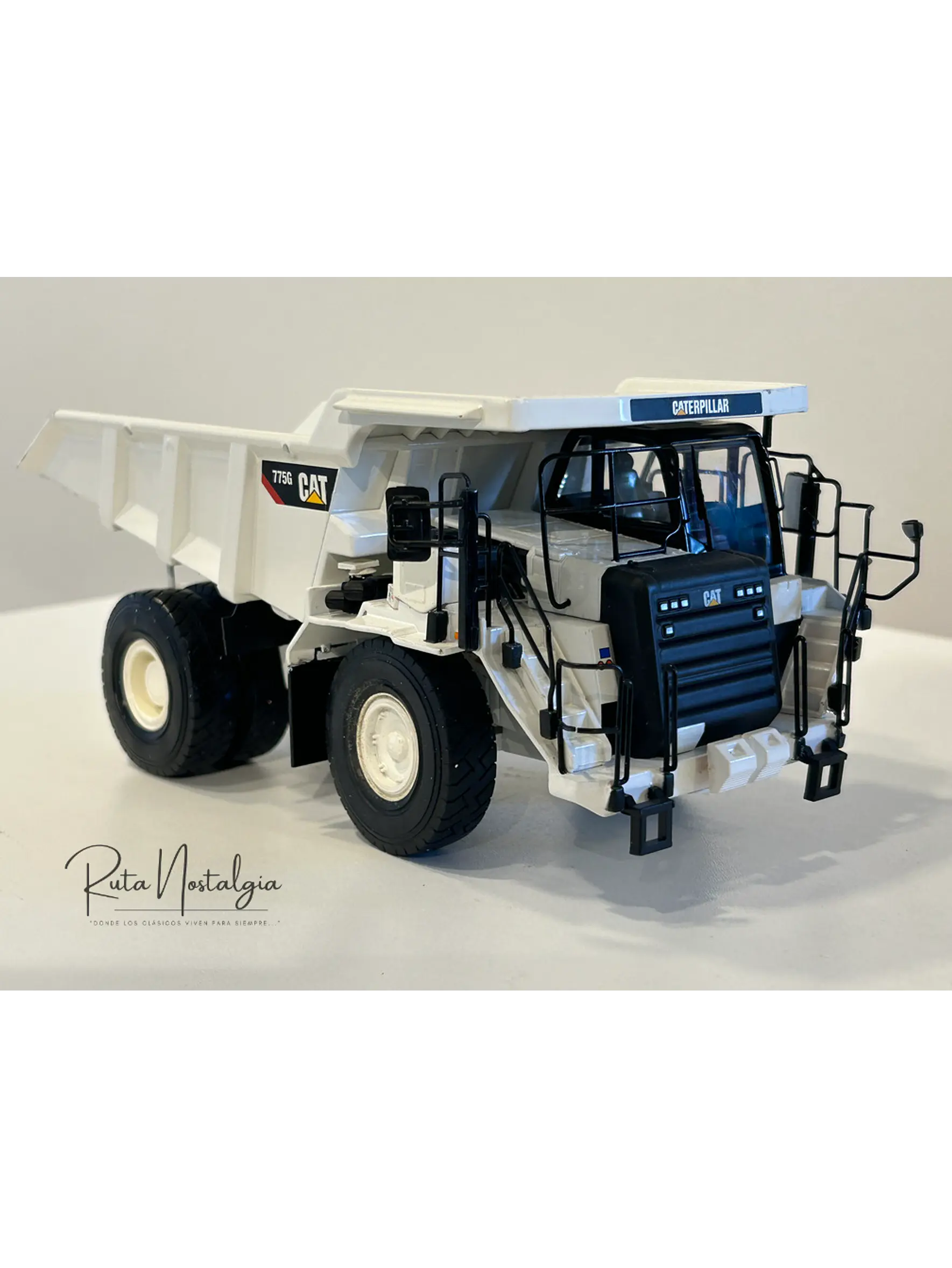 Camión Dumper - Highway truck CAT 775G | Norscot Edición Especial - 1:50 – Camión Minero a Escala Coleccionable (Sin caja original) 9