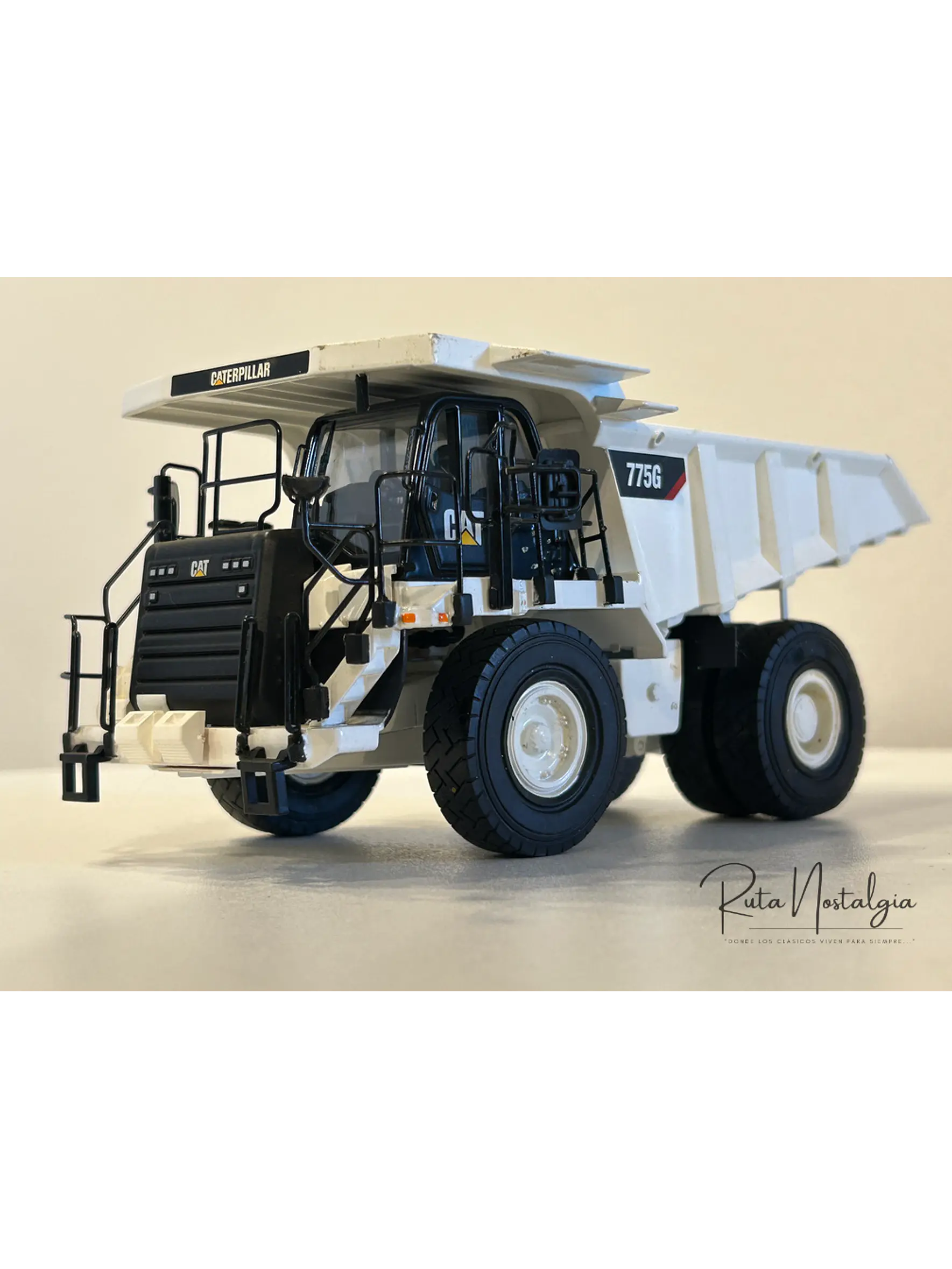 Camión Dumper - Highway truck CAT 775G | Norscot Edición Especial - 1:50 – Camión Minero a Escala Coleccionable (Sin caja original) 5