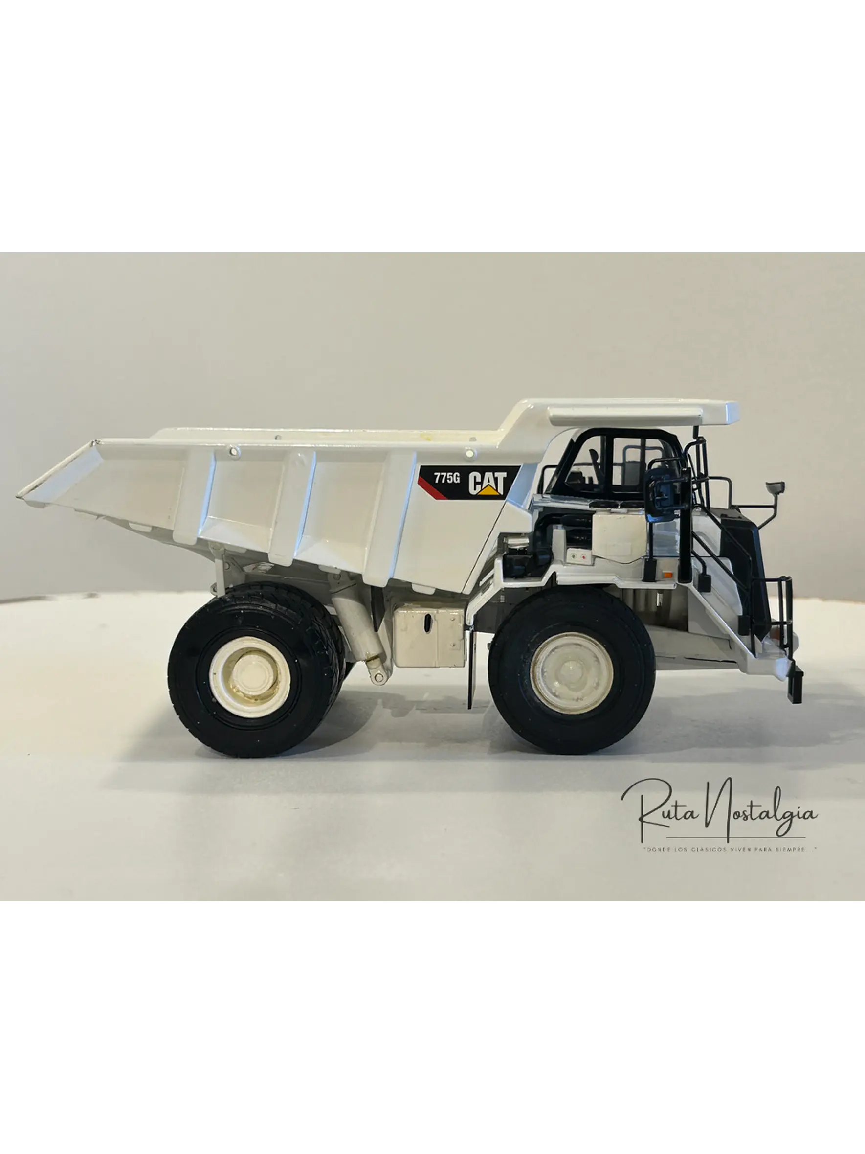 Camión Dumper - Highway truck CAT 775G | Norscot Edición Especial - 1:50 – Camión Minero a Escala Coleccionable (Sin caja original) 8