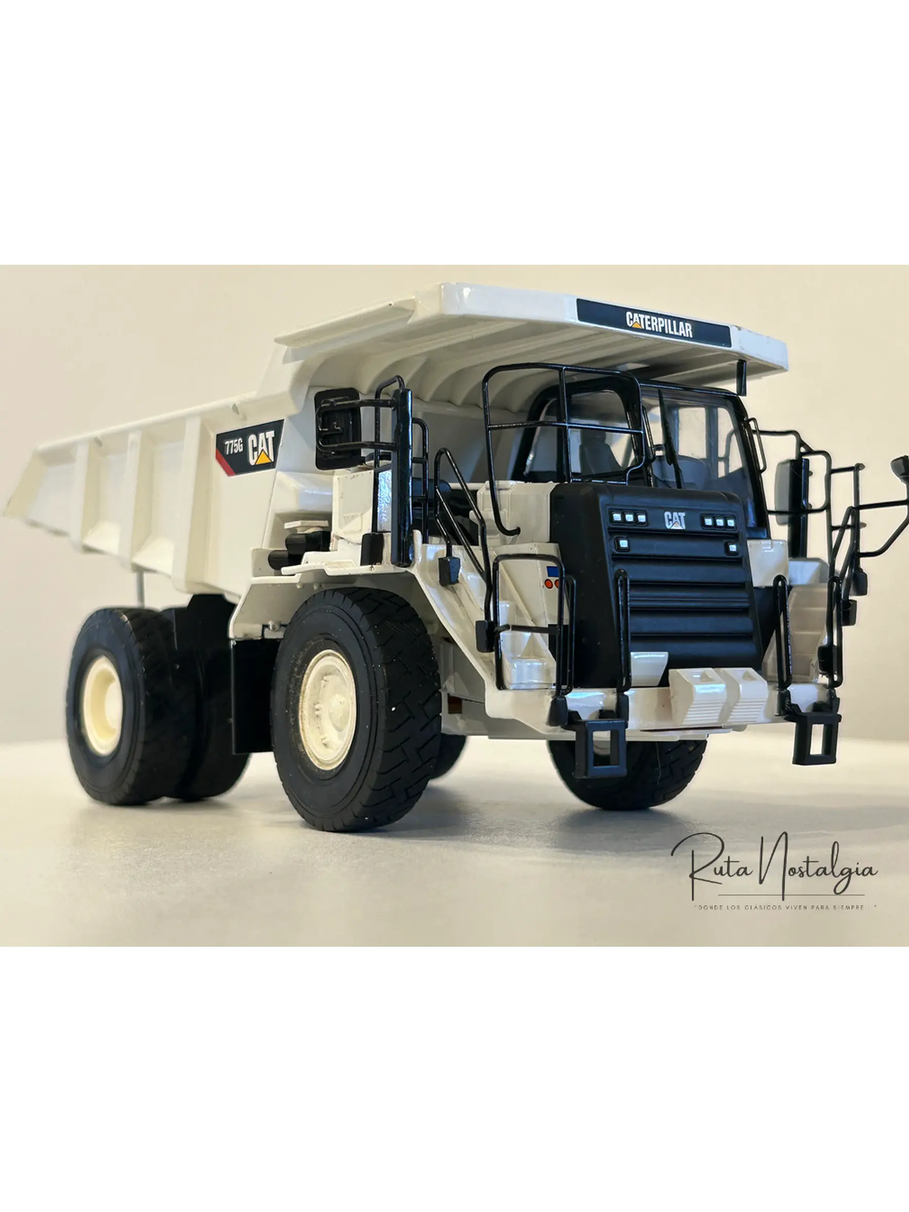 Camión Dumper - Highway truck CAT 775G | Norscot Edición Especial - 1:50 – Camión Minero a Escala Coleccionable (Sin caja original) 2
