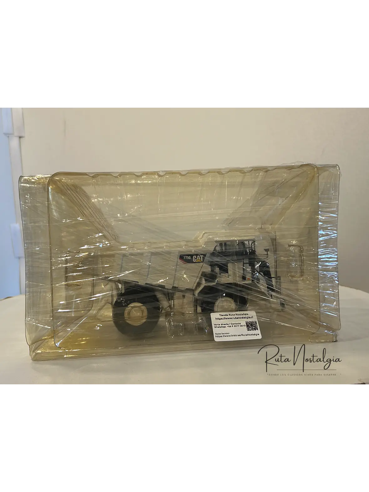 Camión Dumper - Highway truck CAT 775G | Norscot Edición Especial - 1:50 – Camión Minero a Escala Coleccionable (Sin caja original) 11