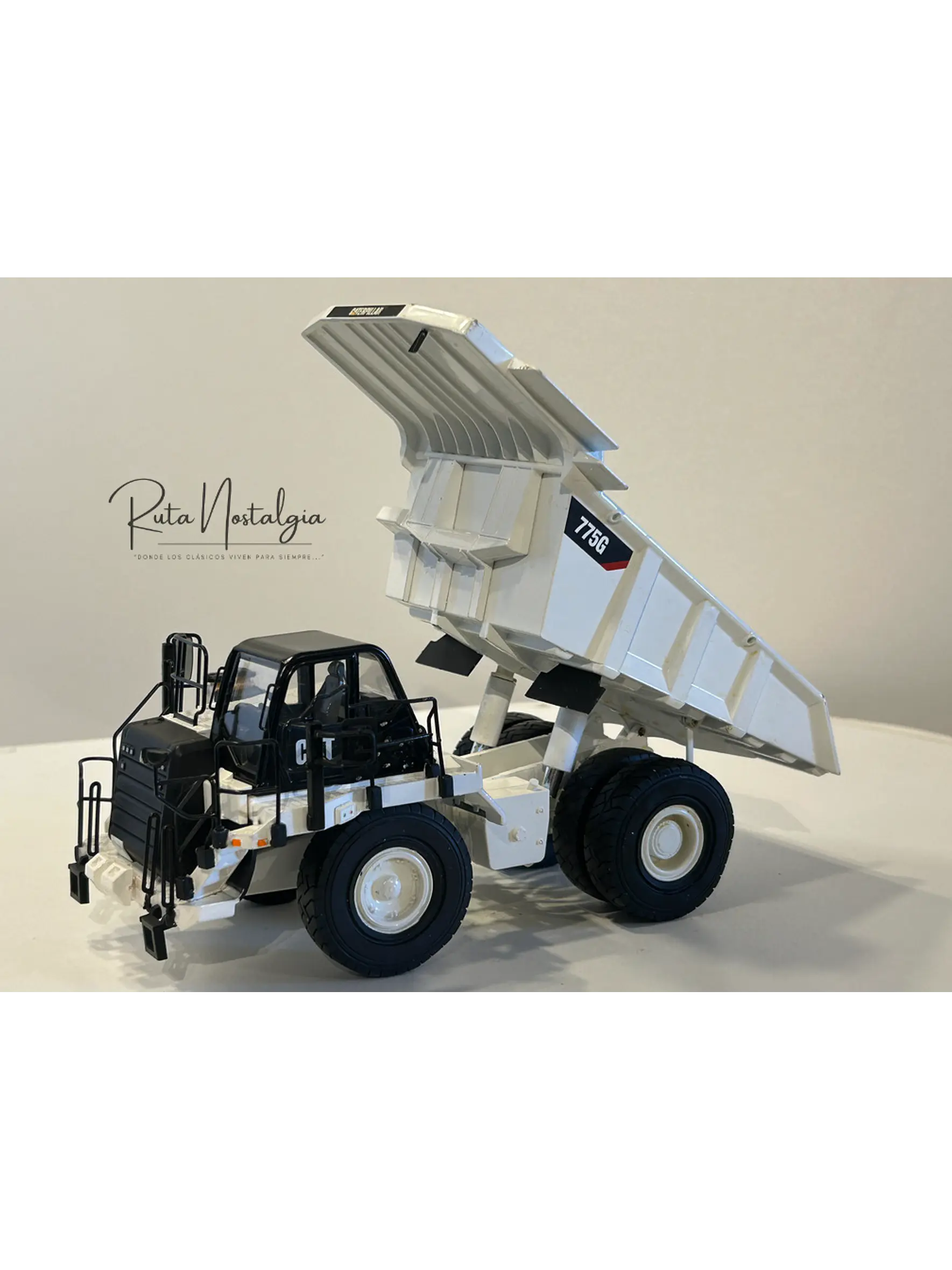 Camión Dumper - Highway truck CAT 775G | Norscot Edición Especial - 1:50 – Camión Minero a Escala Coleccionable (Sin caja original) 4