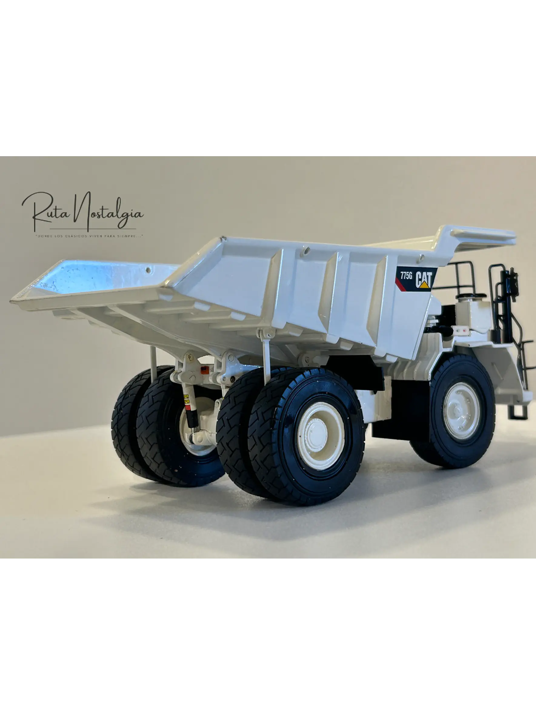 Camión Dumper - Highway truck CAT 775G | Norscot Edición Especial - 1:50 – Camión Minero a Escala Coleccionable (Sin caja original) 7