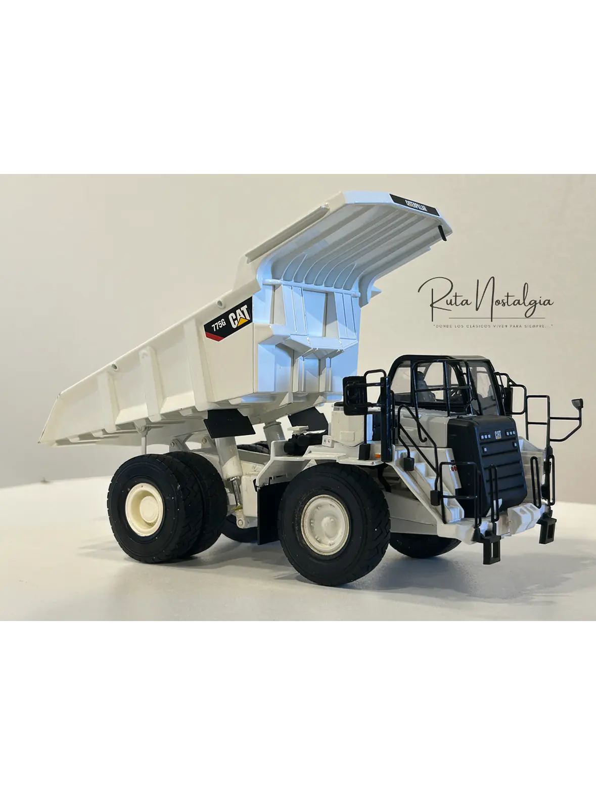 Camión Dumper - Highway truck CAT 775G | Norscot Edición Especial - 1:50 – Camión Minero a Escala Coleccionable (Sin caja original) 1