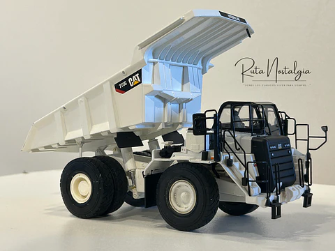 Camión Dumper - Highway truck CAT 775G | Norscot Edición Especial - 1:50 – Camión Minero a Escala Coleccionable (Sin caja original)