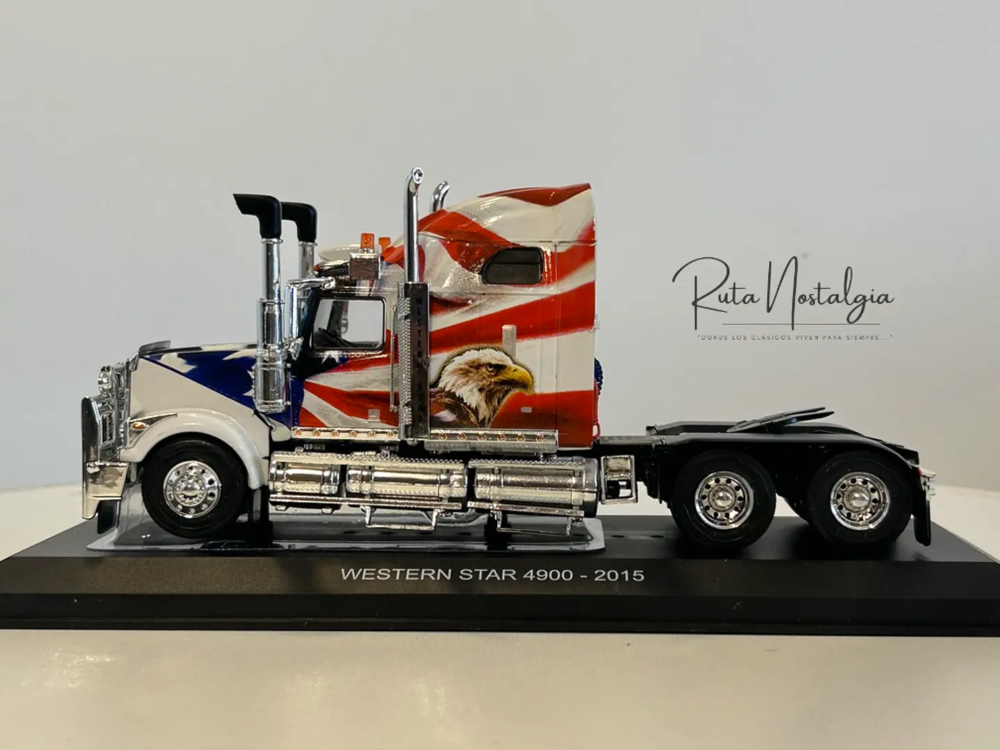 Camión Western Star 4900 “American Eagle” (2015) | IXO 1:43 4