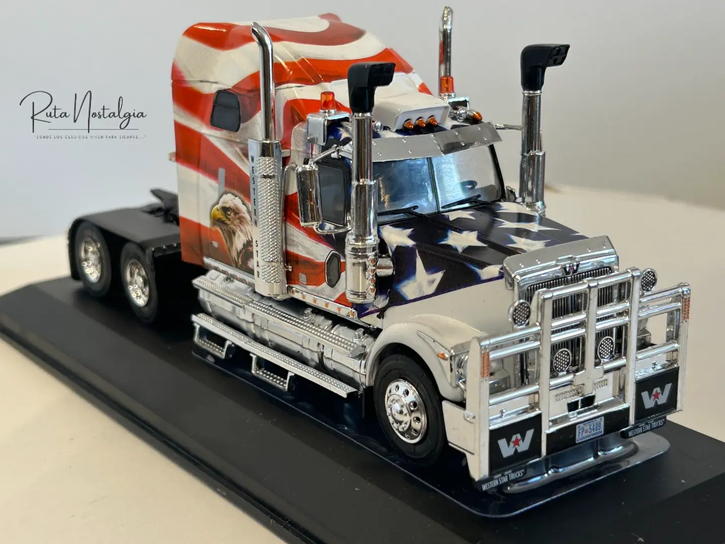 Camión Western Star 4900 “American Eagle” (2015) | IXO 1:43 9