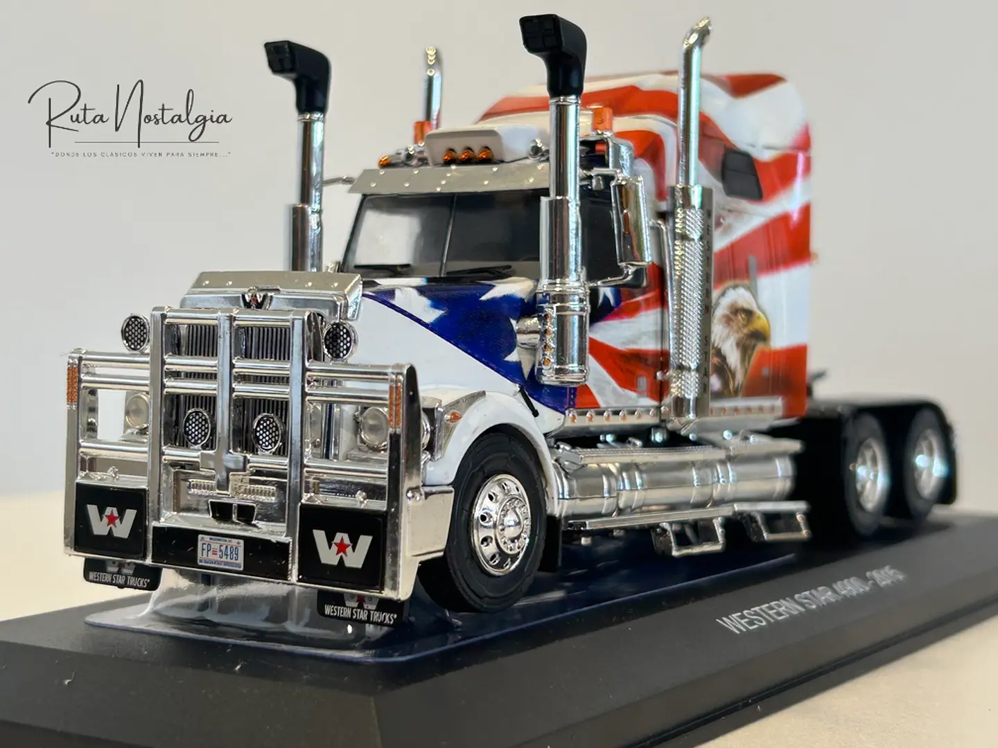 Camión Western Star 4900 “American Eagle” (2015) | IXO 1:43 3