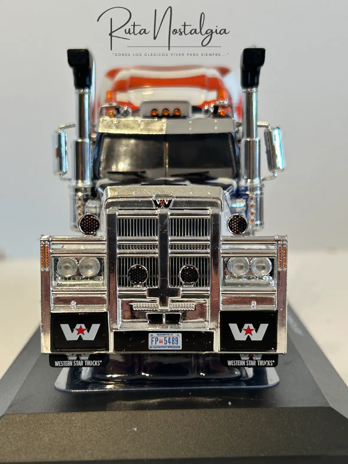 Western Star 4900 “American Eagle” 2015 1:43 Hachette – Camión americano showtruck de colección  2
