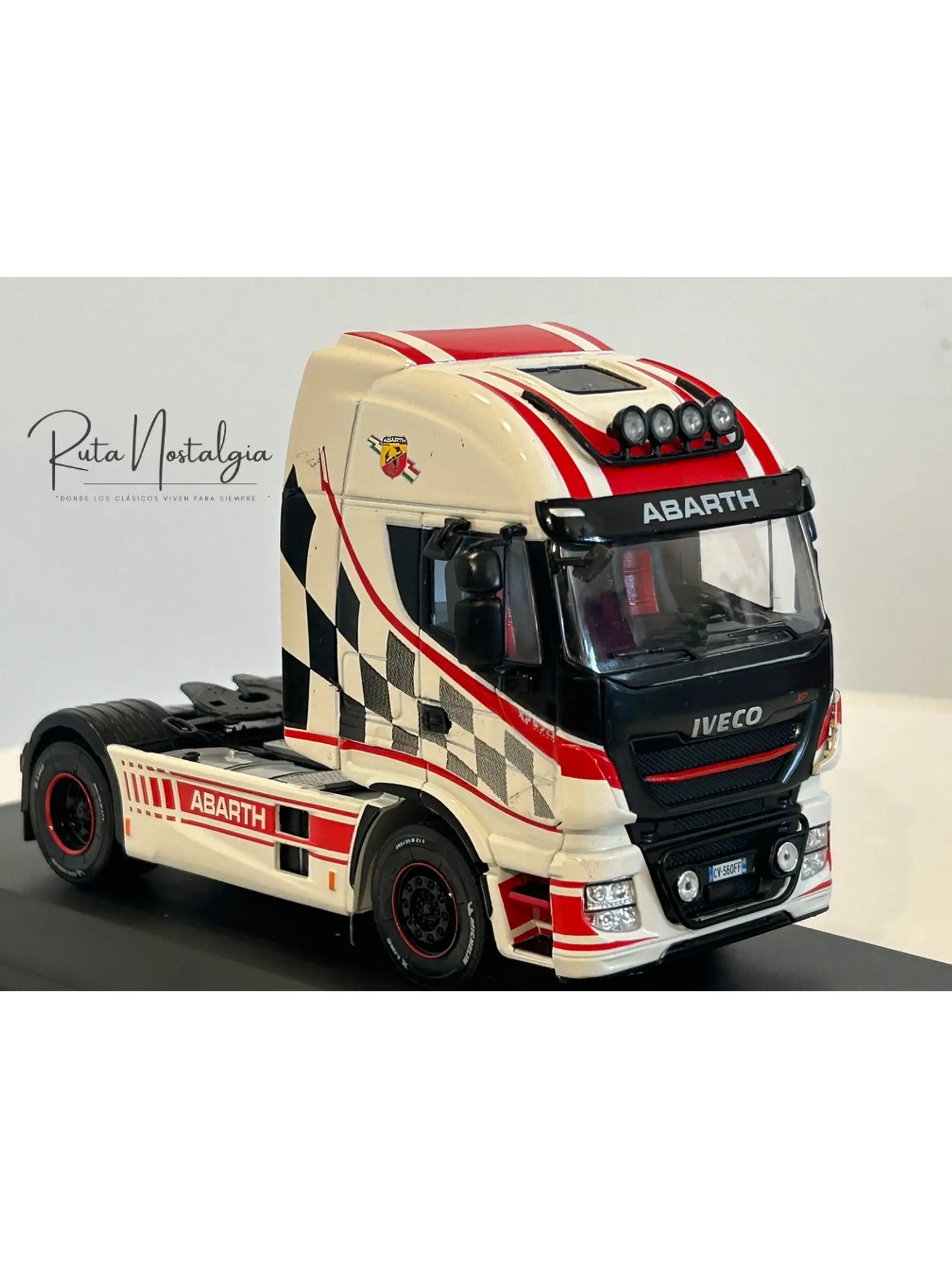 Iveco Stralis Hi-Way 2016 Abarth 1:43 Hachette – Camión tuning europeo de colección  3