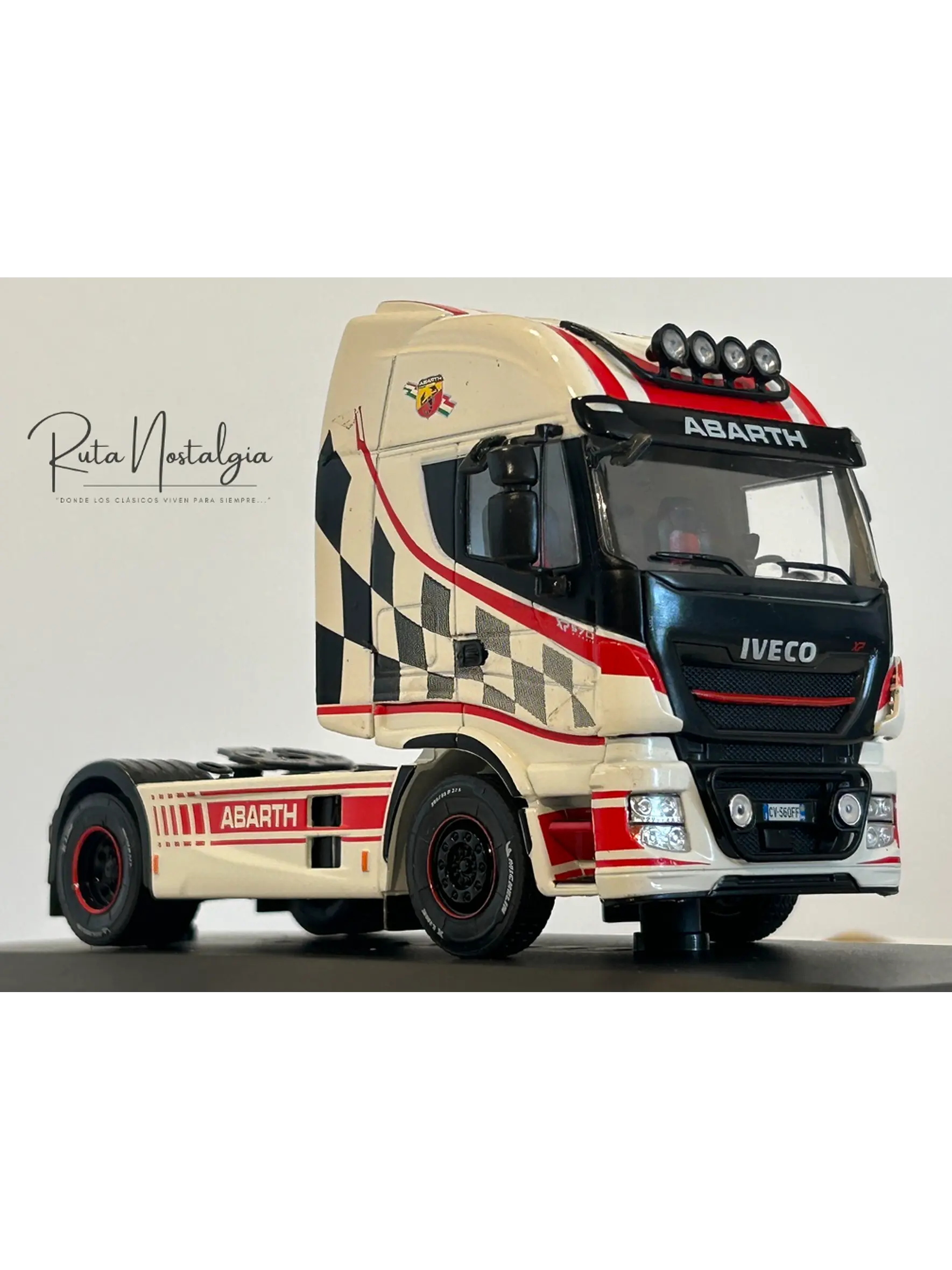 Iveco Stralis Hi-Way 2016 Abarth 1:43 Hachette – Camión tuning europeo de colección  9