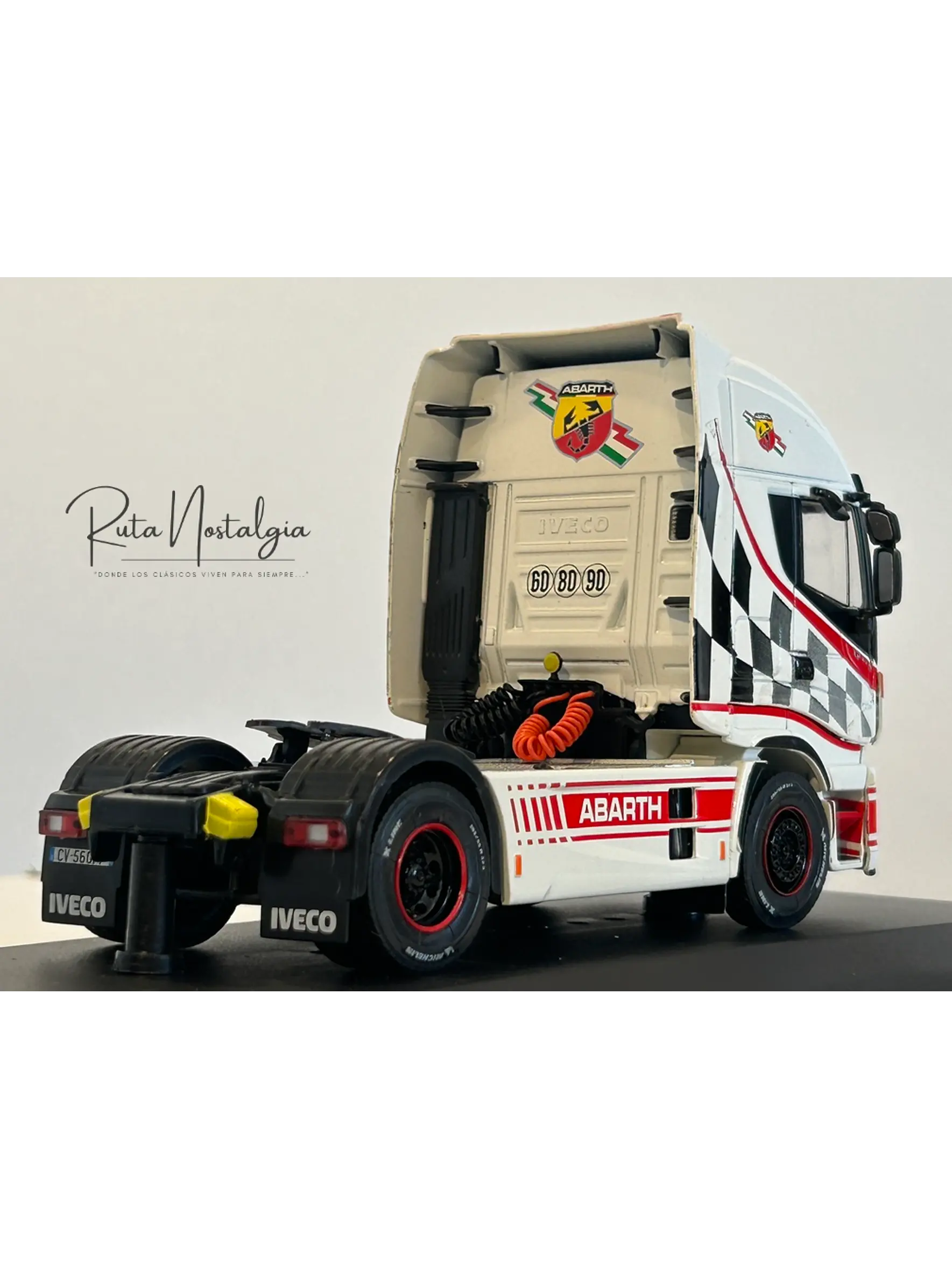 Iveco Stralis Hi-Way 2016 Abarth 1:43 Hachette – Camión tuning europeo de colección  5