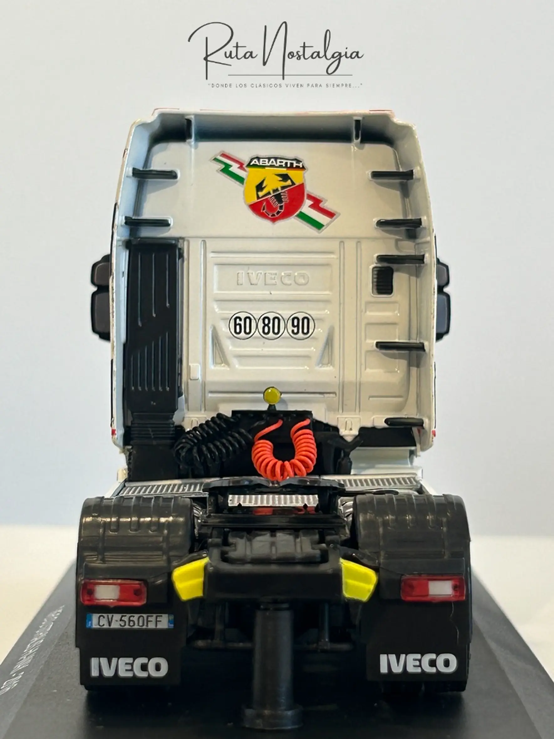 Iveco Stralis Hi-Way 2016 Abarth 1:43 Hachette – Camión tuning europeo de colección  6