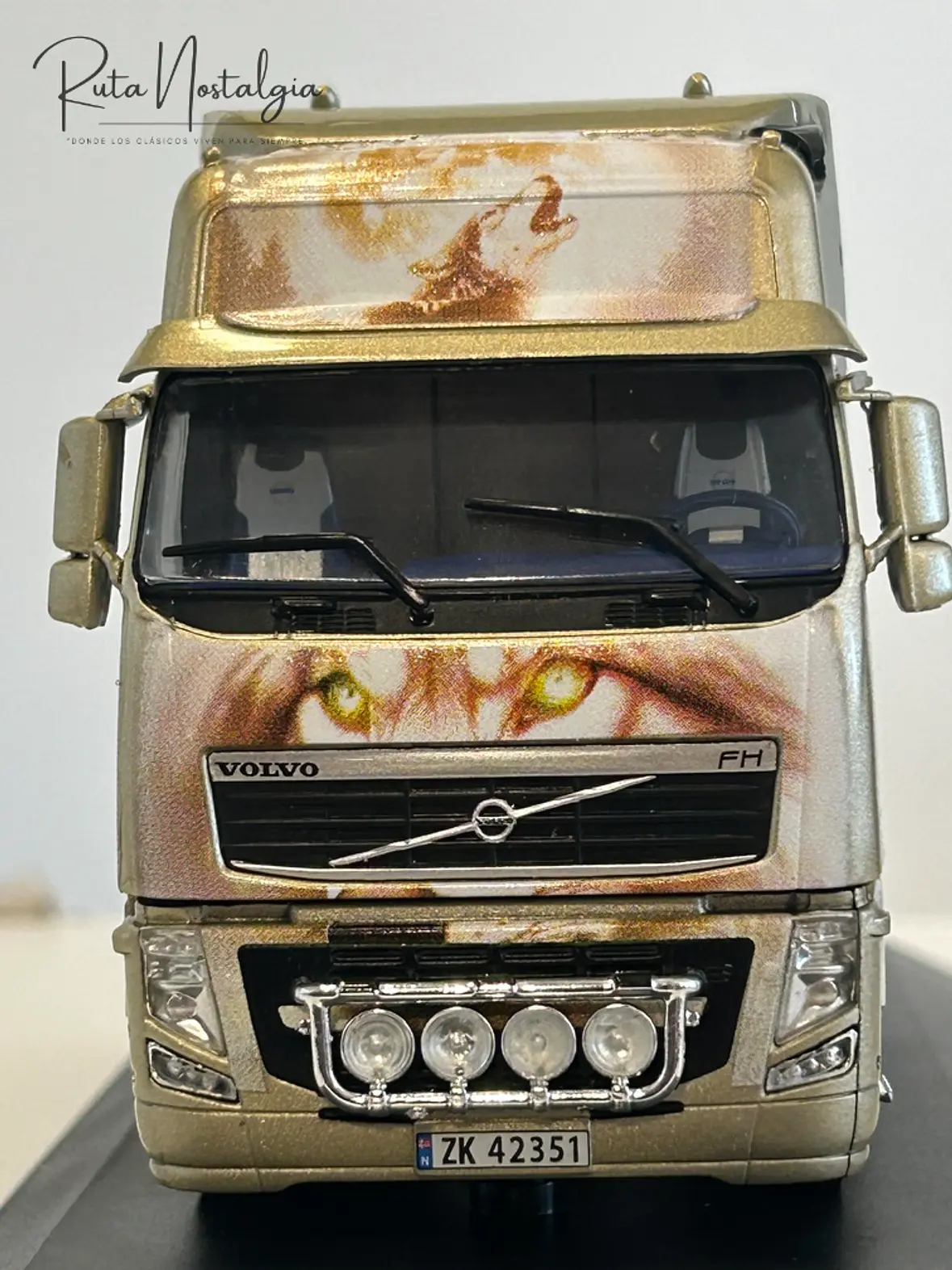 Volvo FH16 2003 “Moon Howler” 1:43 Hachette – Camión sueco colección tuning  2