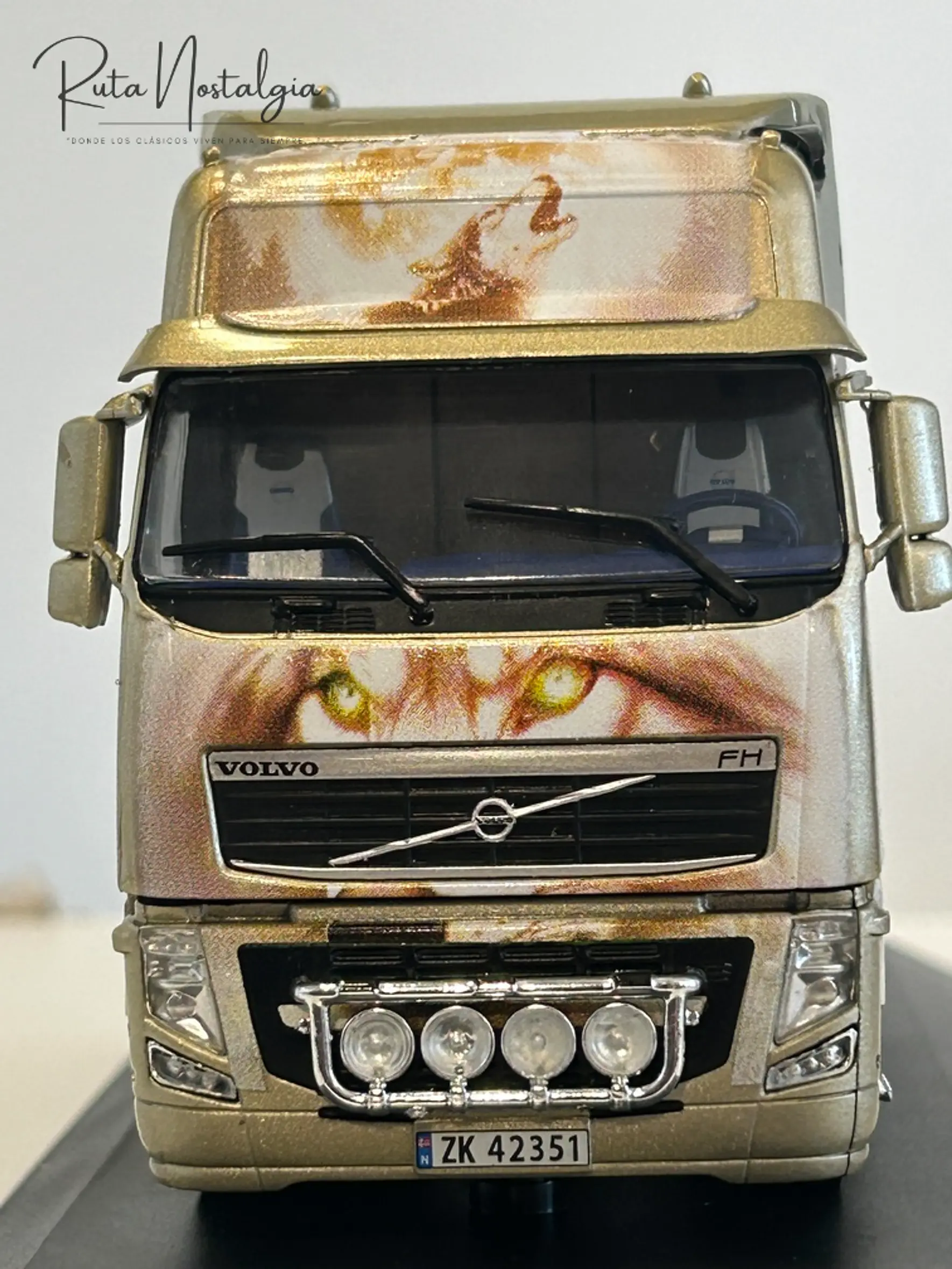 Volvo FH16 2003 “Moon Howler” 1:43 Hachette – Camión sueco colección tuning  2