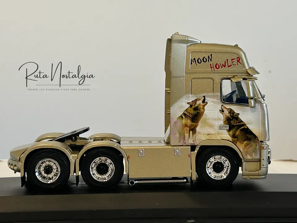 Camión Volvo FH16 “Moon Howler” (2003) | IXO 1:43 7