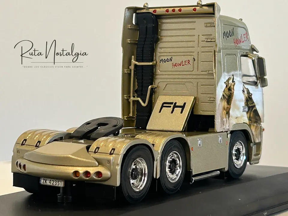 Camión Volvo FH16 “Moon Howler” (2003) | IXO 1:43 6