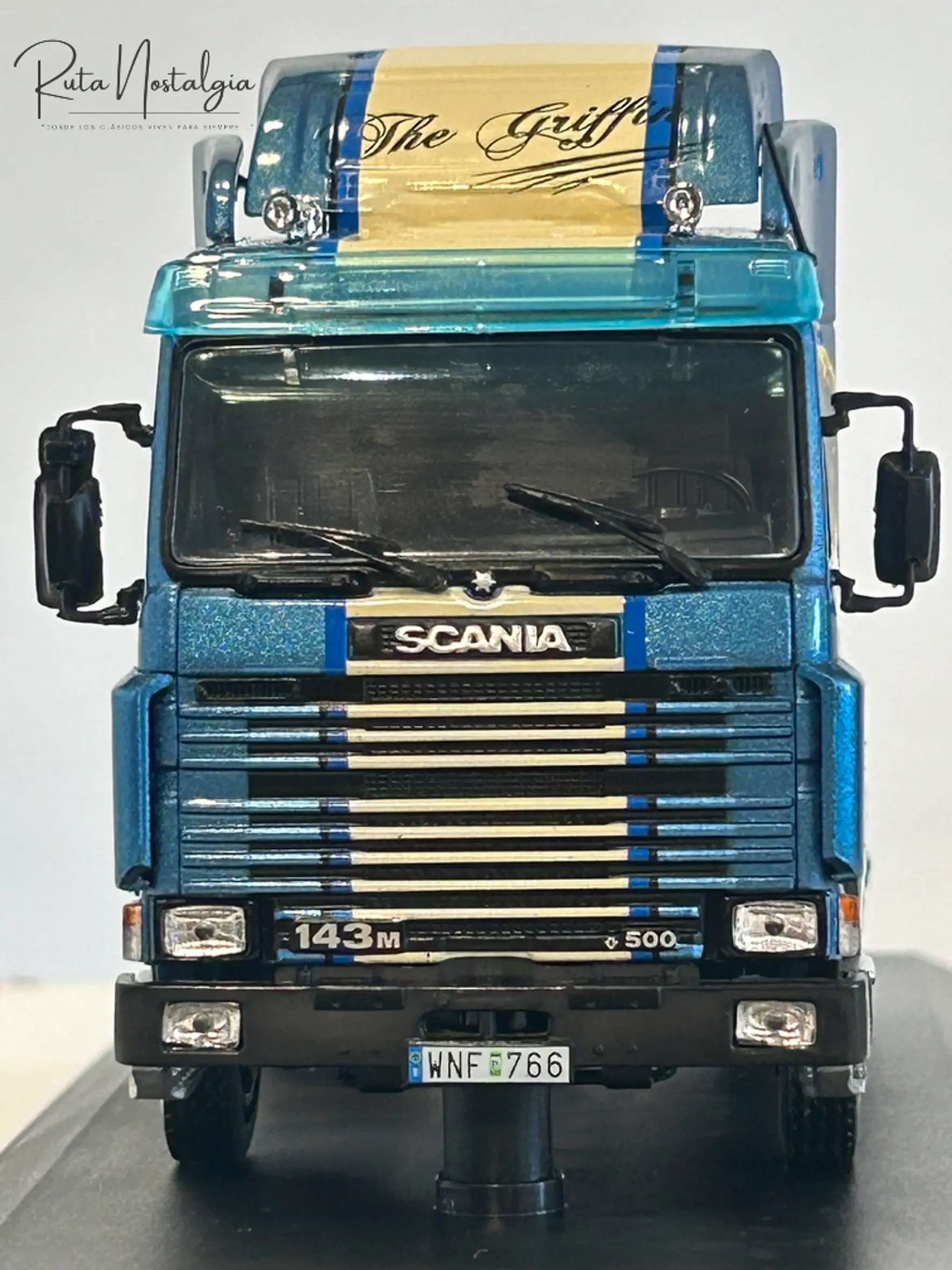 Scania 143M 500 “The Griffin” 1990 1:43 Hachette – Camión V8 sueco. Colección tuning 2