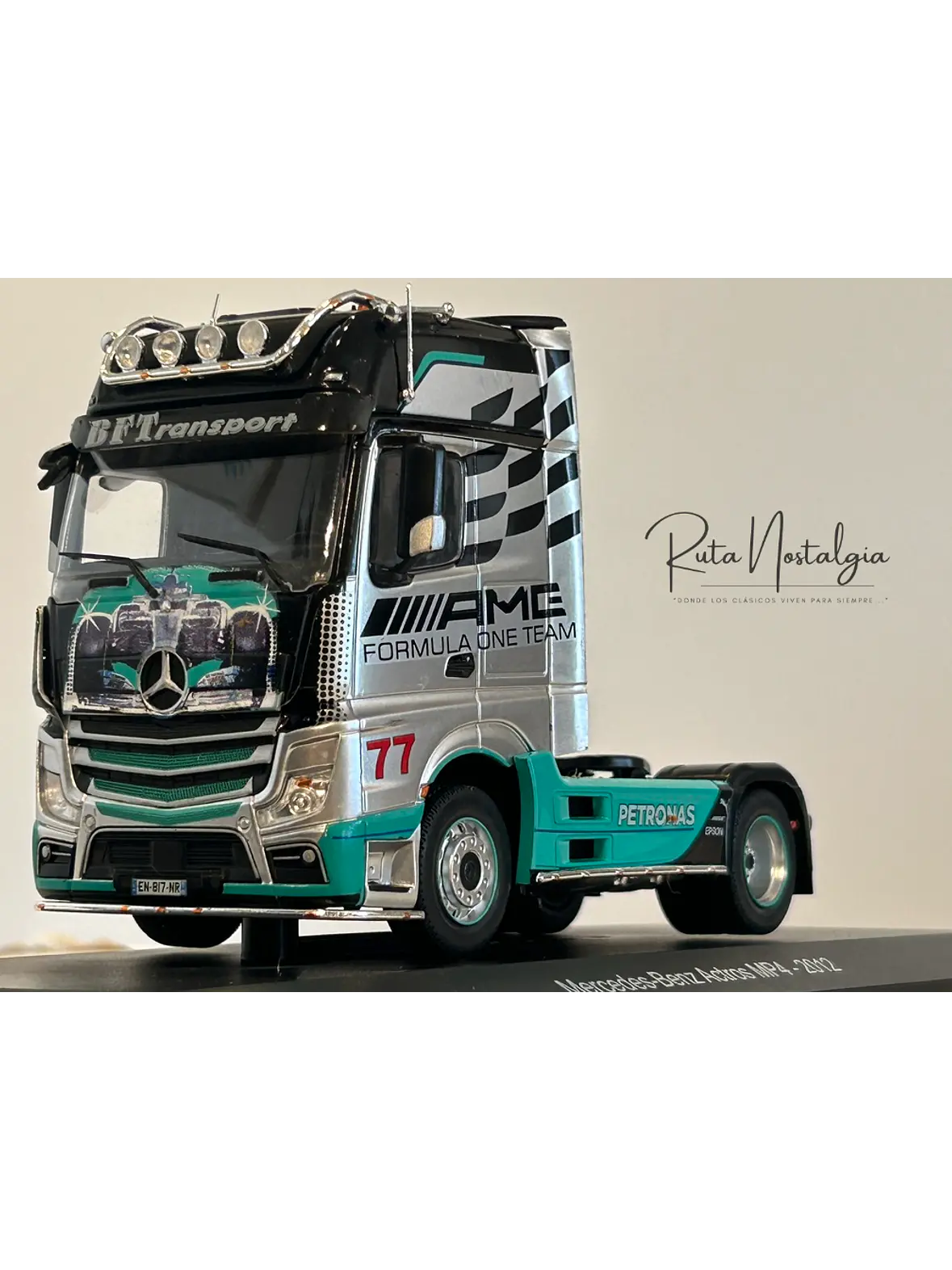 Camión Mercedes-Benz Actros MP4 2012 AMG Petronas F1 Team 1:43 Hachette – Colección tuning 3