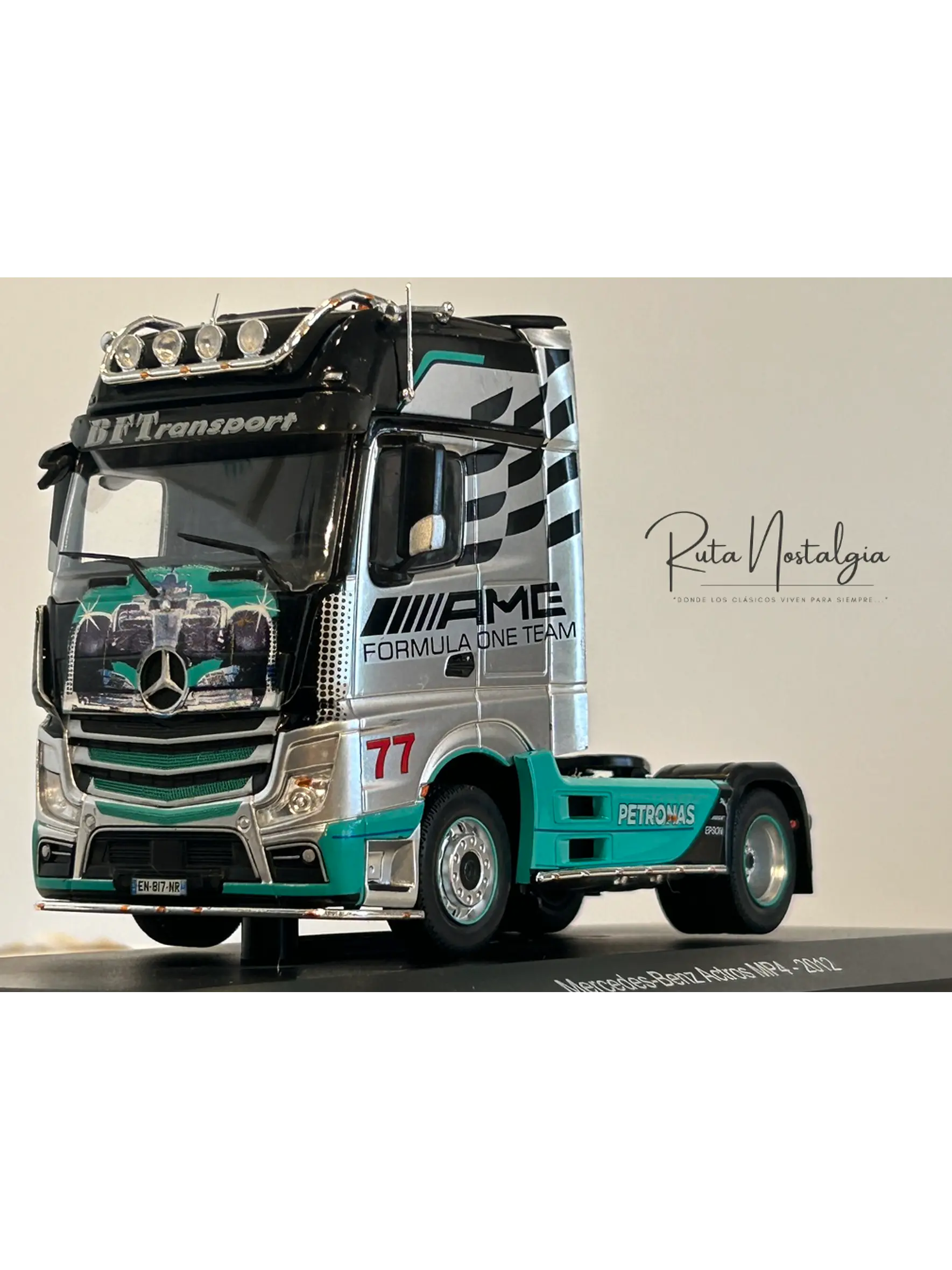 Camión Mercedes-Benz Actros MP4 2012 AMG Petronas F1 Team 1:43 Hachette – Colección tuning 3